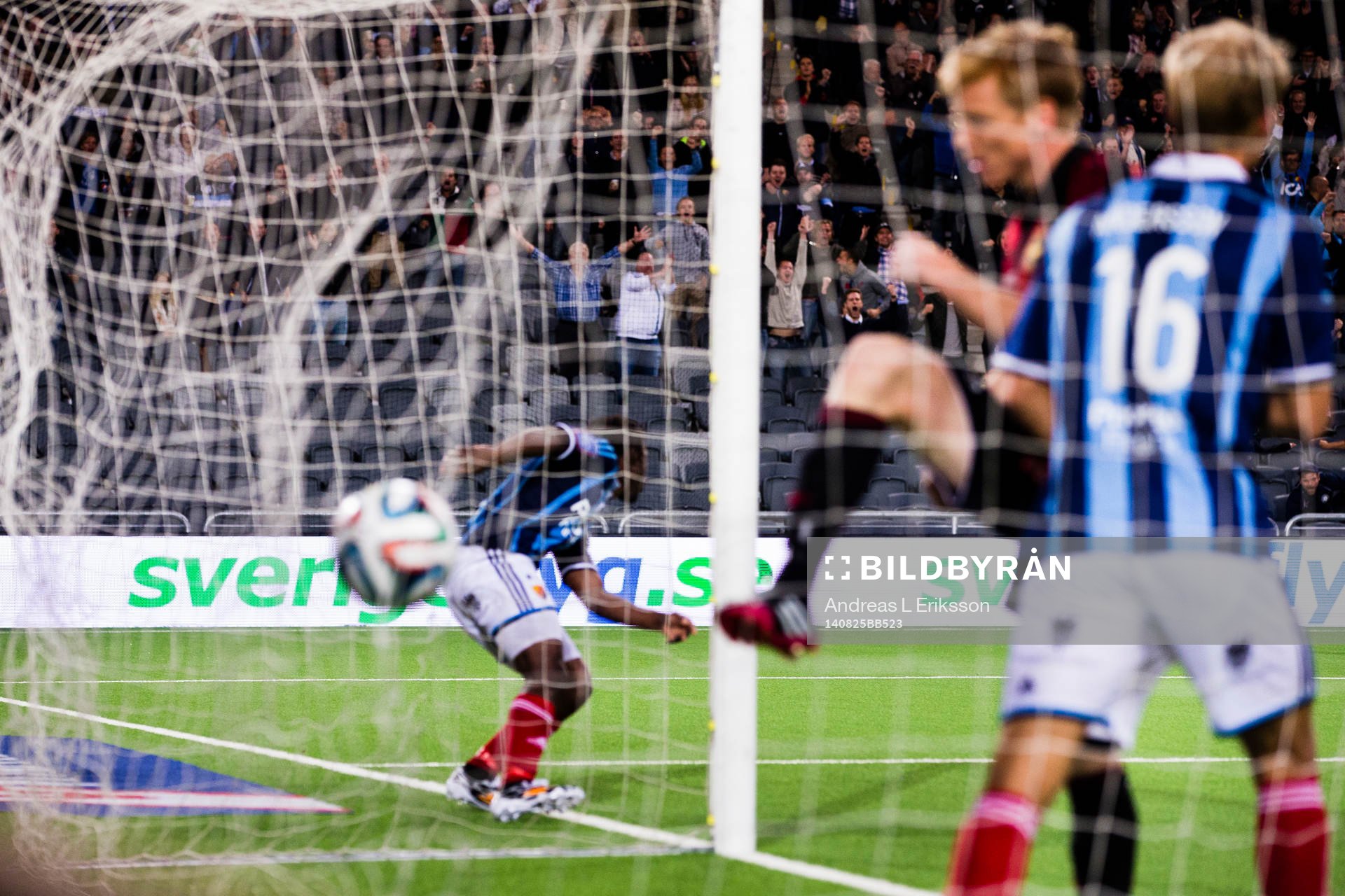 Djurgårdens Amadou Jawo gör 2-0 för Djurgården och