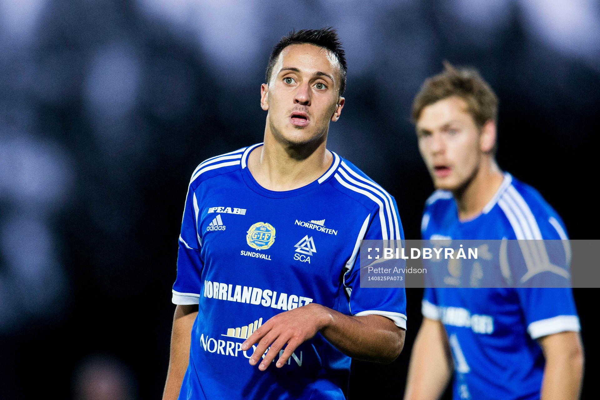Sundsvalls Adam Chennoufi och i bakgrunden Adam Chennoufi