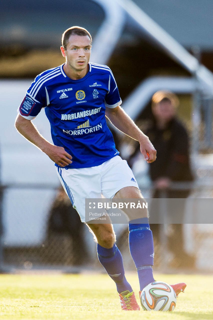 Sundsvalls Jon Gudni Fjoluson under fotbollsmatchen i Superettan mellan Ängelholm och Sundsvall den 25 augusti 2014 i Ängelholm.