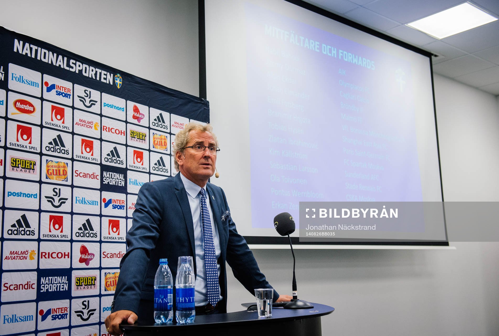Sveriges förbundskapten för fotbollslandslaget, Erik Hamrén, presenterar truppen inför matchen mot Estland hemma och EM-kvalet borta mot Österrike under en presskonferens anordnad av Svenska Fotbollförbundet den 26 augusti 2014 i Stockholm.
