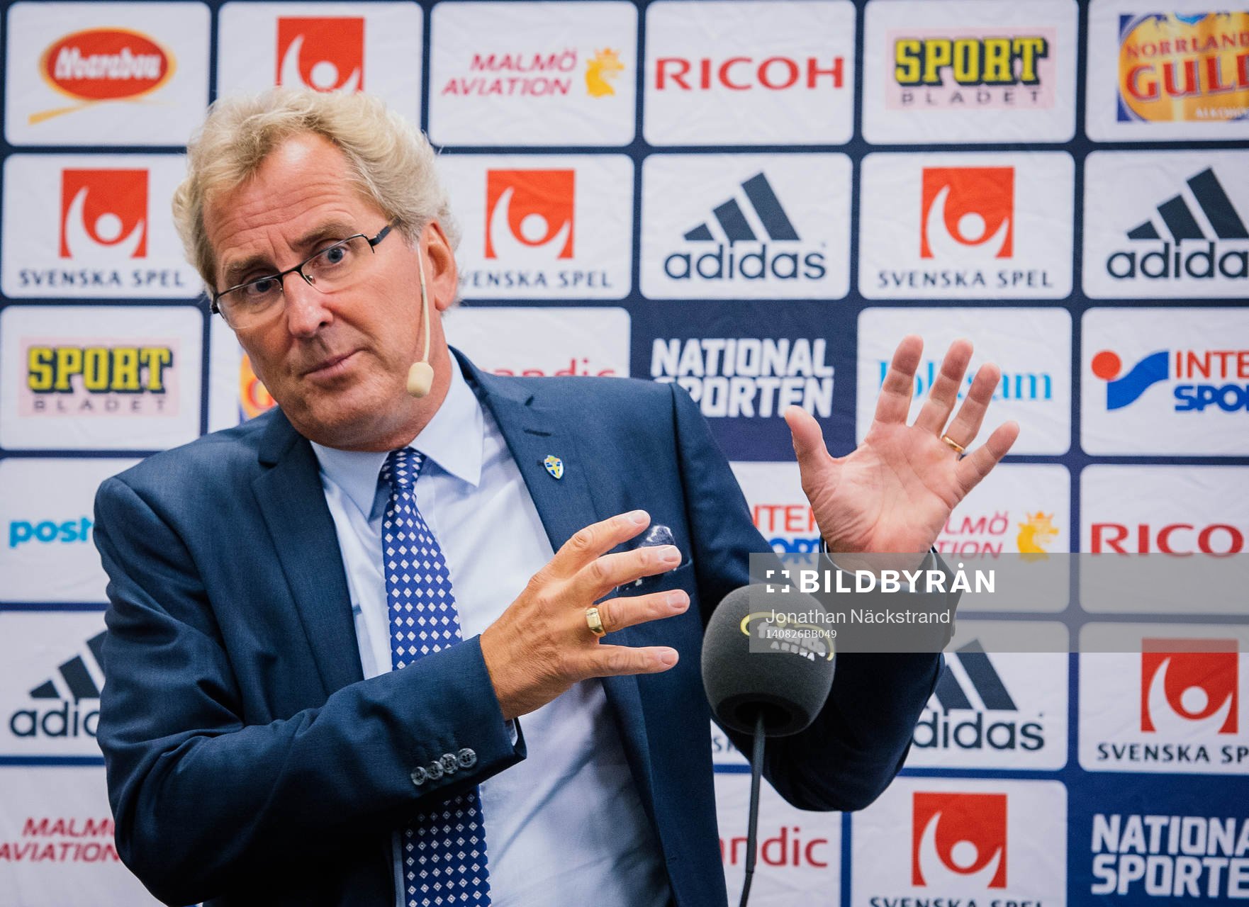 Sveriges förbundskapten för fotbollslandslaget, Erik Hamrén, presenterar truppen inför matchen mot Estland hemma och EM-kvalet borta mot Österrike under en presskonferens anordnad av Svenska Fotbollförbundet den 26 augusti 2014 i Stockholm.