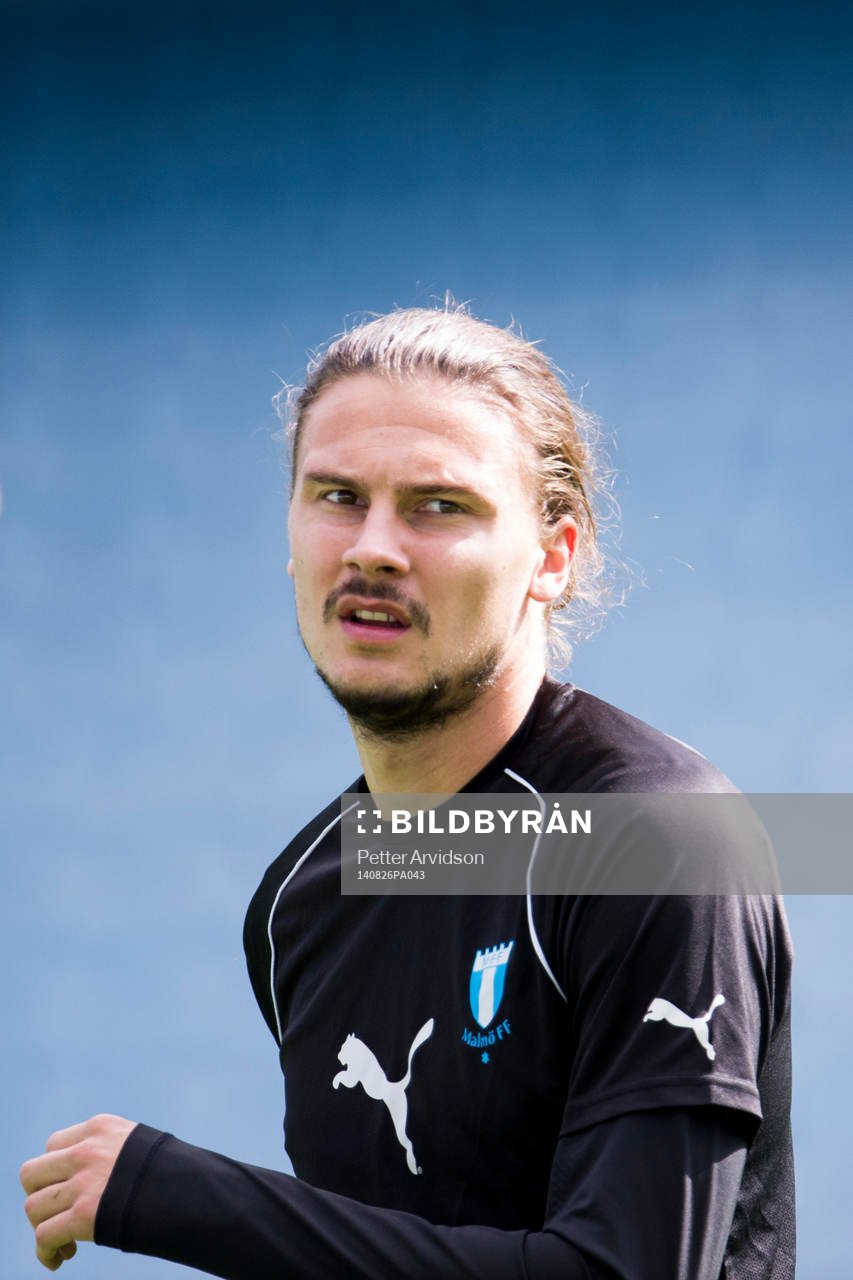 Malmö FFs Erik Johansson under en träning inför matchen i kvalet till Champions League mellan Malmö FF och Red Bull Salzburg den 26 augusti 2014 i Malmö.