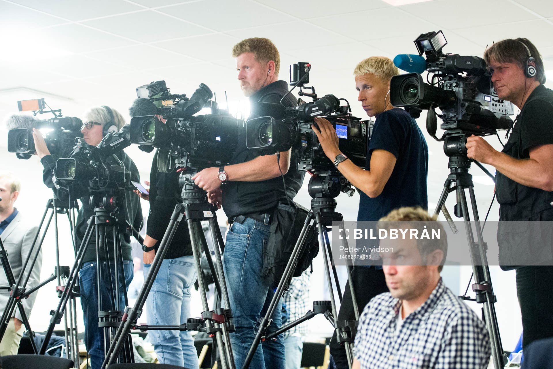 Många TV-kameror bevakar en presskonferens inför matchen i kvalet till Champions League mellan Malmö FF och Red Bull Salzburg den 26 augusti 2014 i Malmö.
