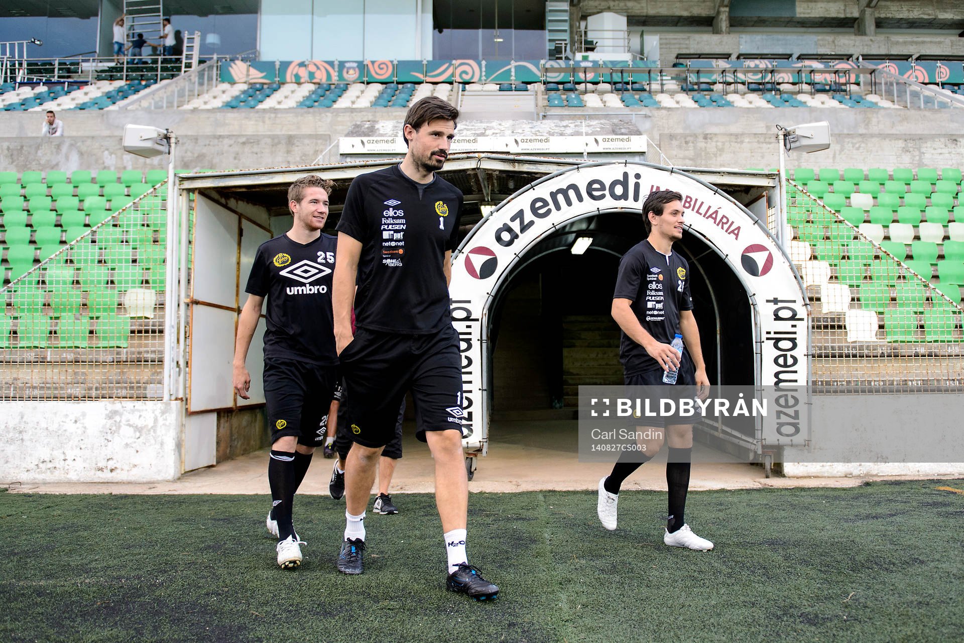 Elfsborgs Marcus Rohdén, målvakt Kevin Stuhr Ellegaard och Liridon Gashi under en träning inför playoff-matchen till Europa League den 27 augusti 2014 i Vila do Conde, Portugal.