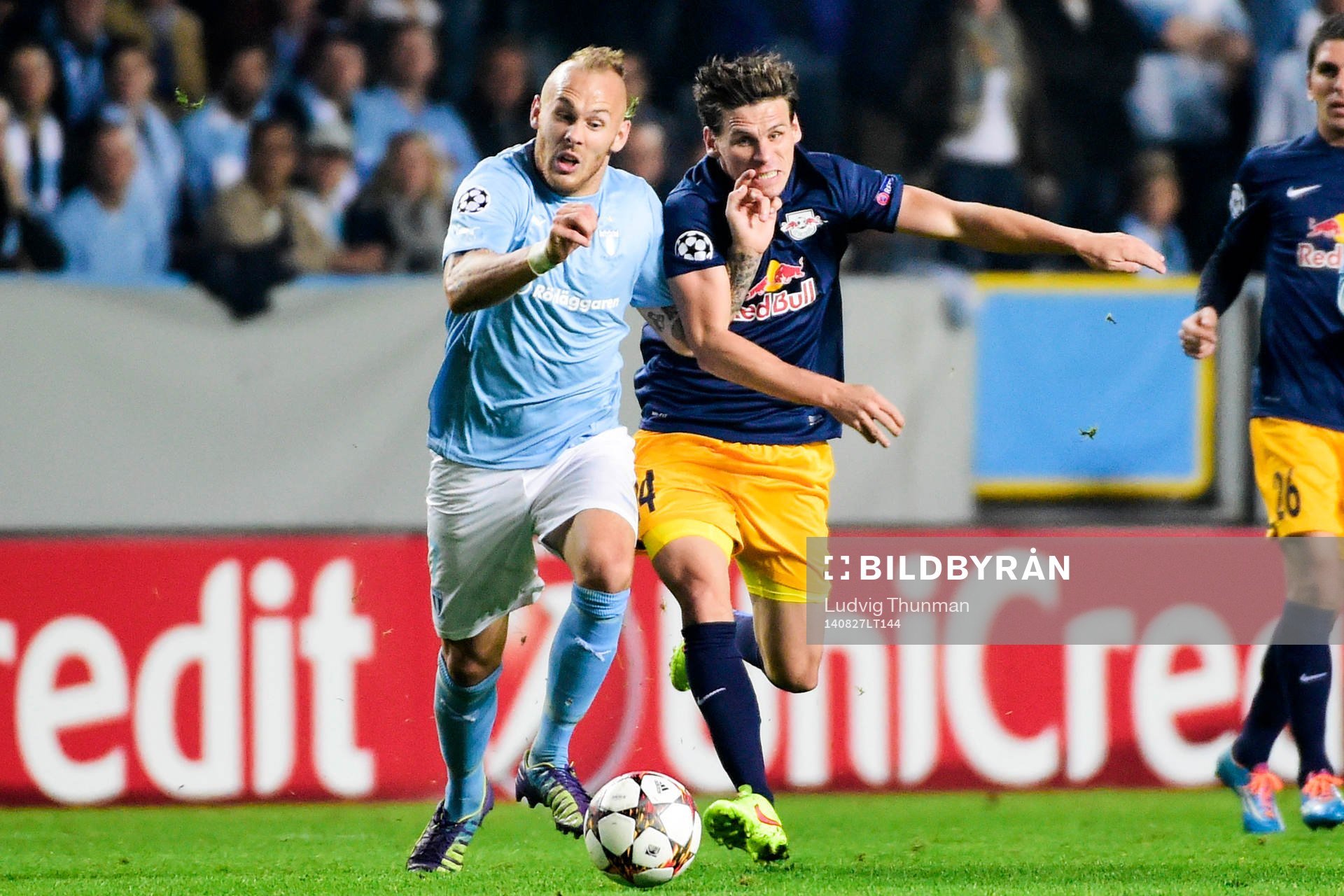 Malmö FFs Magnus Eriksson och Salzburgs Christoph Leitgeb under kvalmatchen i Champions League mellan Malmö FF och Red Bull Salzburg den 27 augusti 2014 i Malmö.