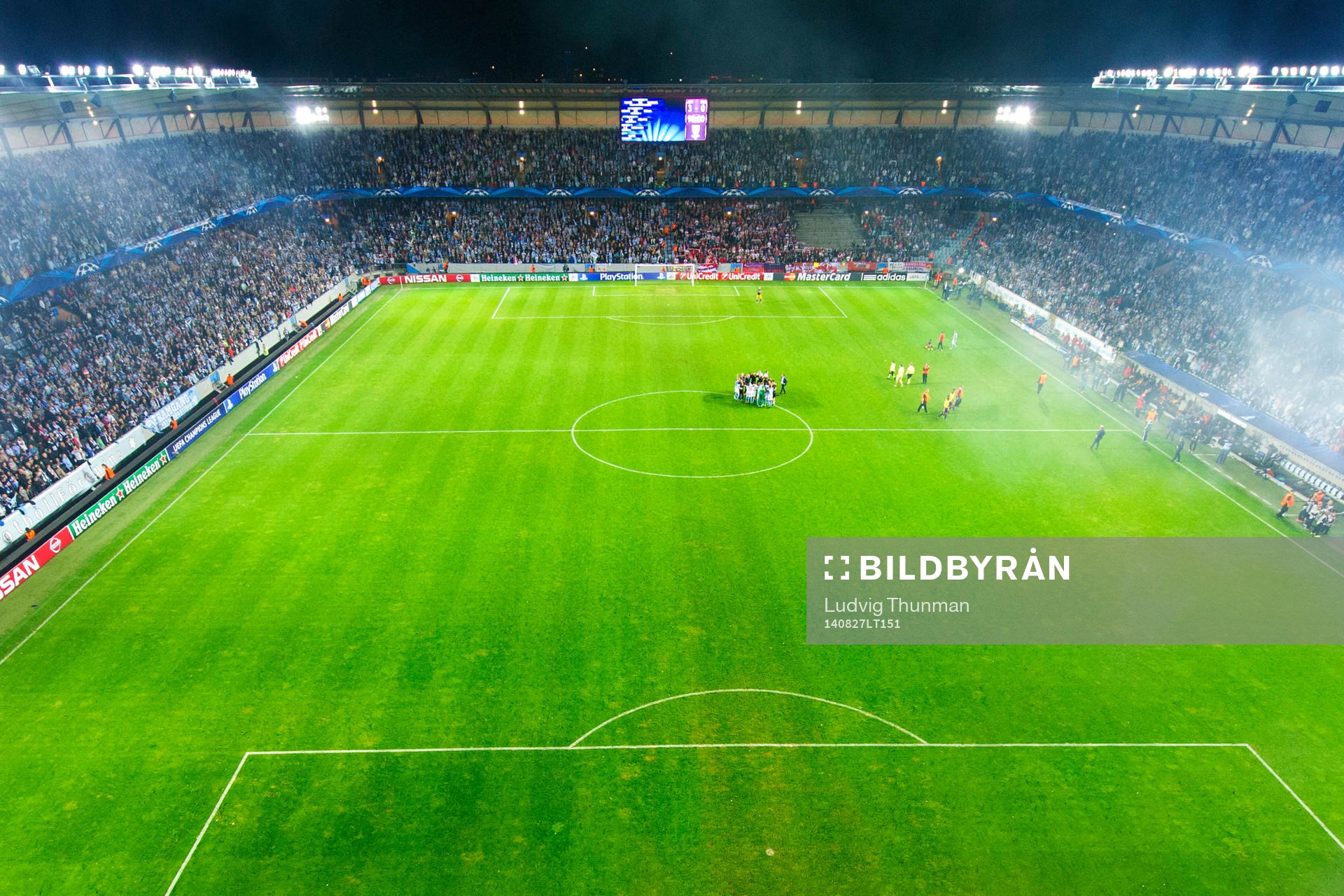Laget jublar efter segern i kvalmatchen i Champions League mellan Malmö FF och Red Bull Salzburg den 27 augusti 2014 i Malmö.