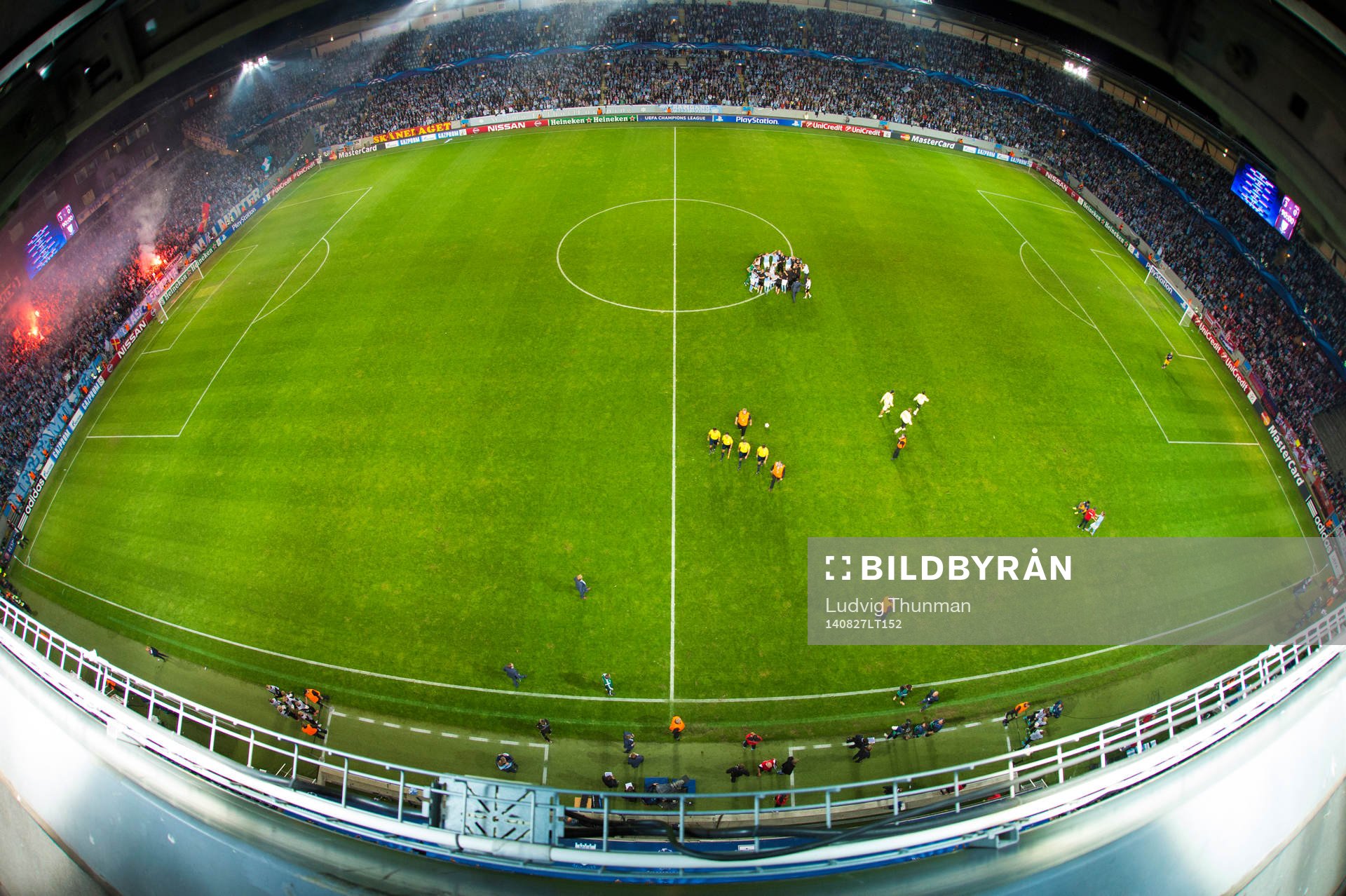 Laget jublar efter segern i kvalmatchen i Champions League mellan Malmö FF och Red Bull Salzburg den 27 augusti 2014 i Malmö.