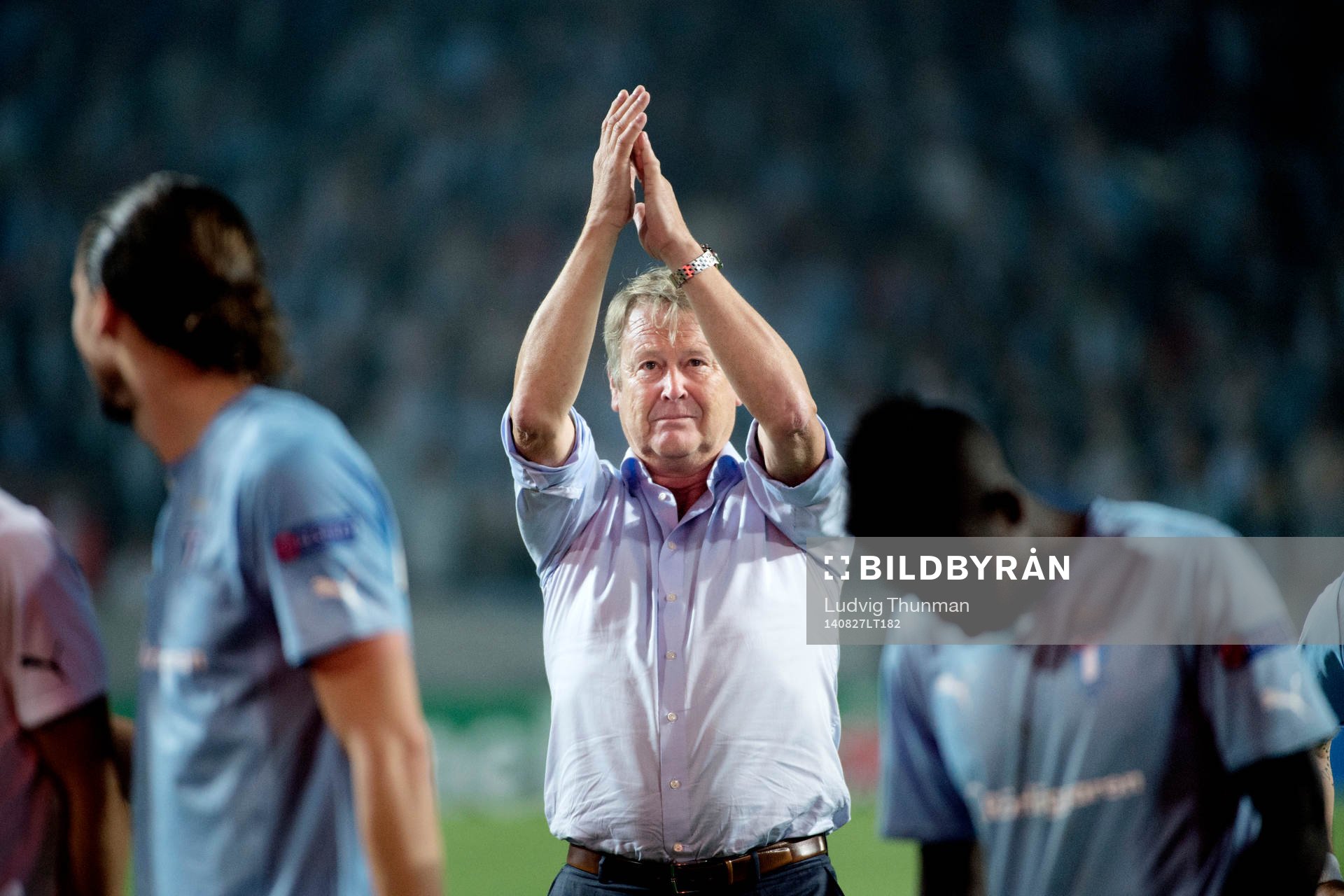 Malmö FFs tränare Åge Hareide tackar publiken