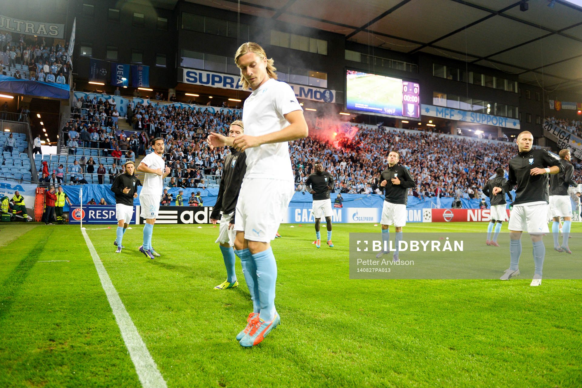 Malmö FFs Markus Halsti värmer upp inför kvalmatchen i Champions League mellan Malmö FF och Red Bull Salzburg den 27 augusti 2014 i Malmö.