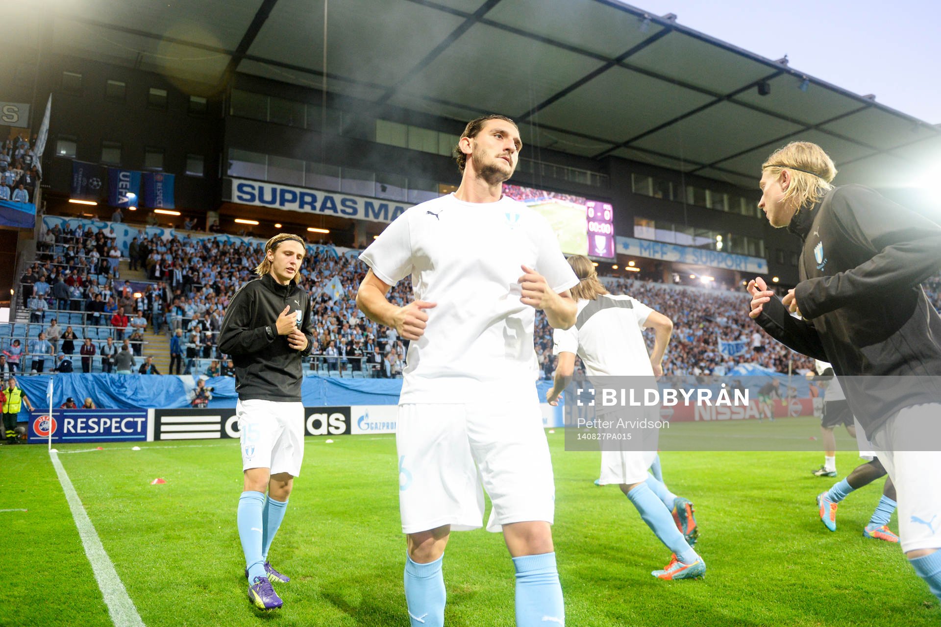 Malmö FFs Agon Mehmeti och Pawel Cibicki  värmer upp