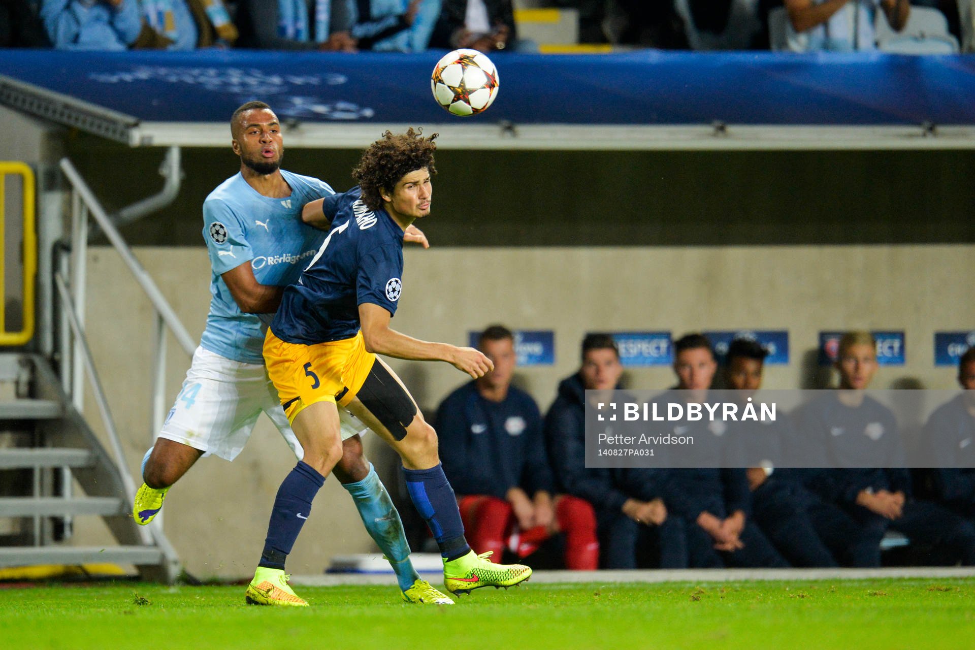 Malmö FFs Isaac Kiese Thelin och Salzburgs André Ramalho