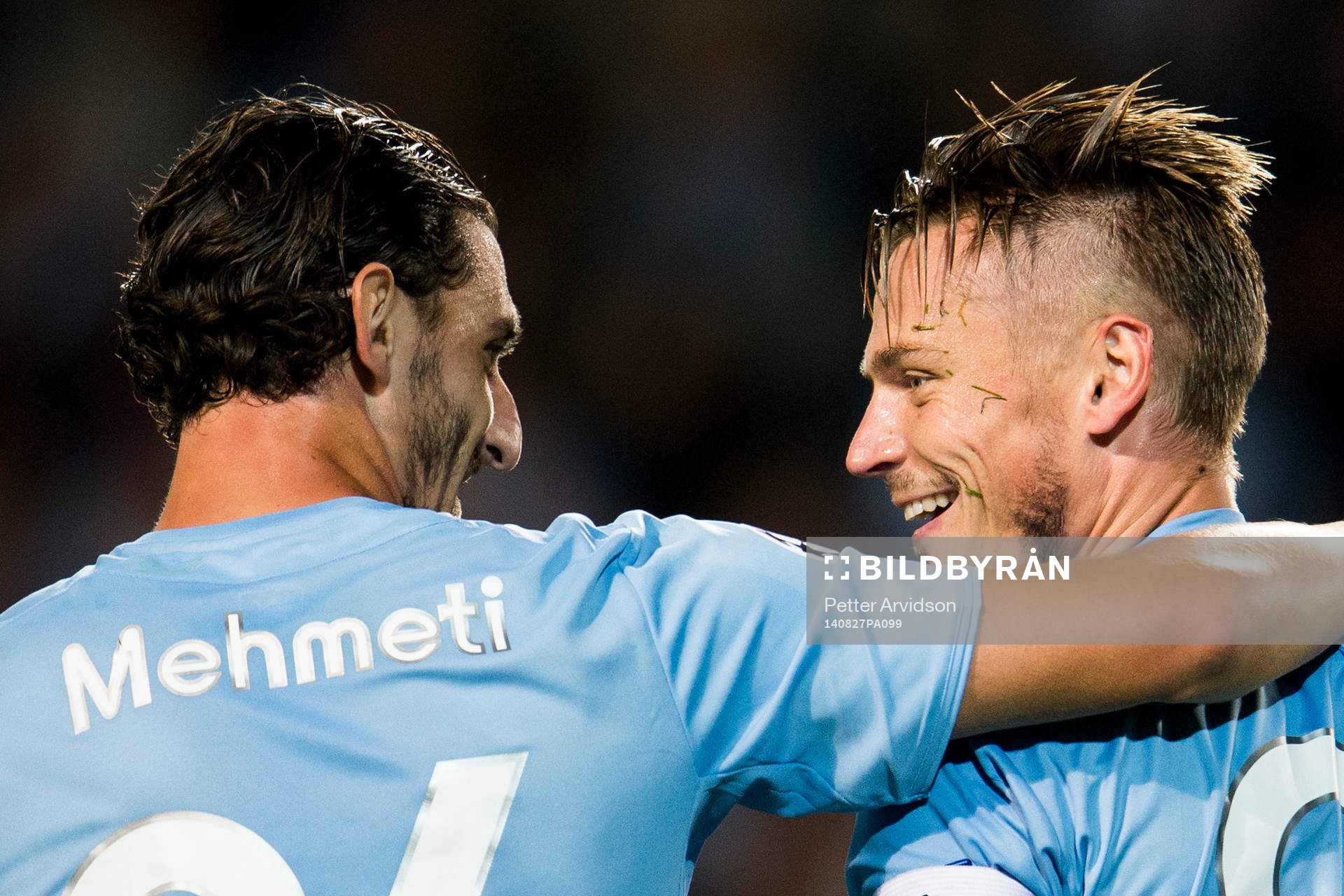 Malmö FFs Agon Mehmeti och Markus Rosenberg jublar