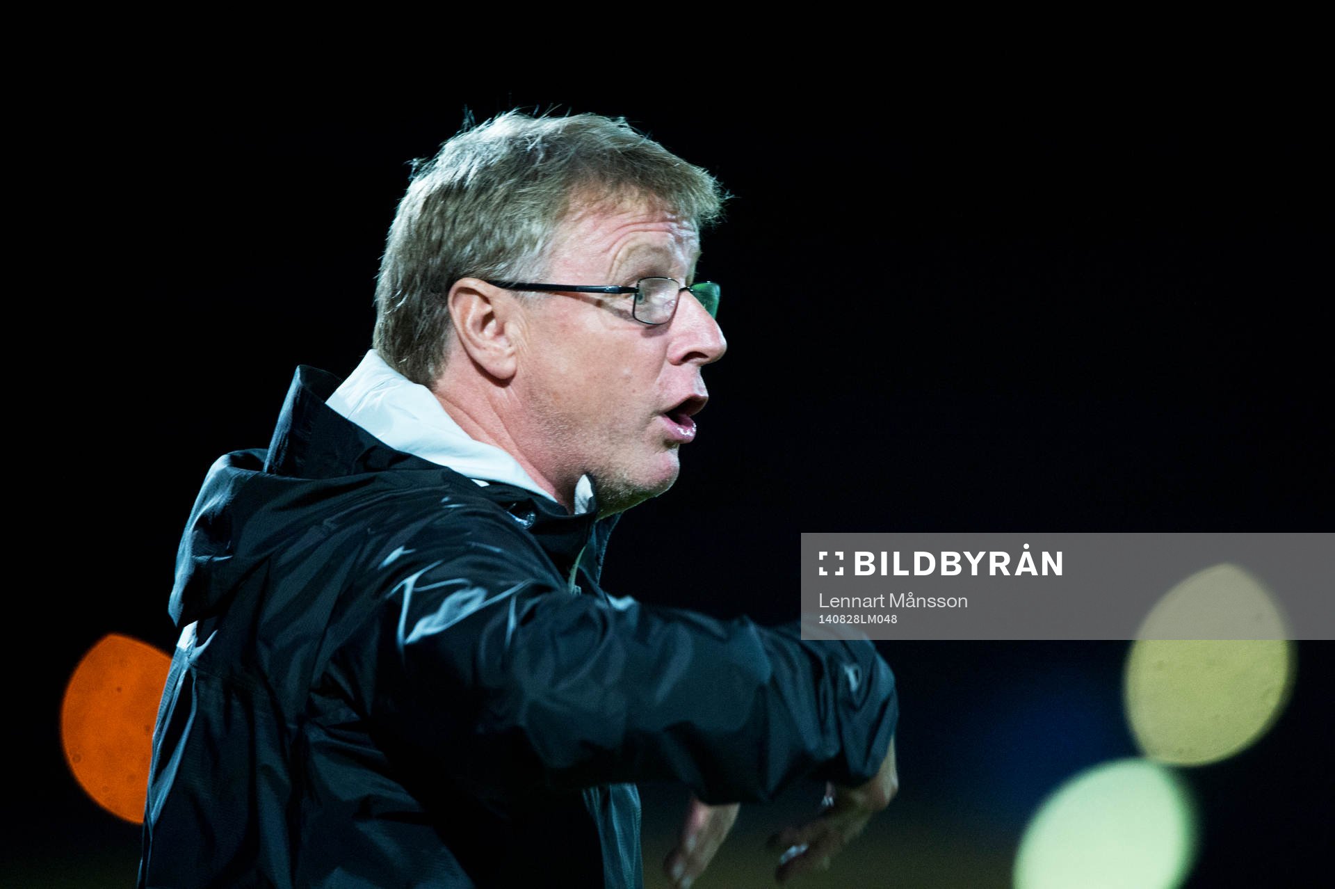 IFK Osbys tränare Ulf Larsson i matchen i division 3
