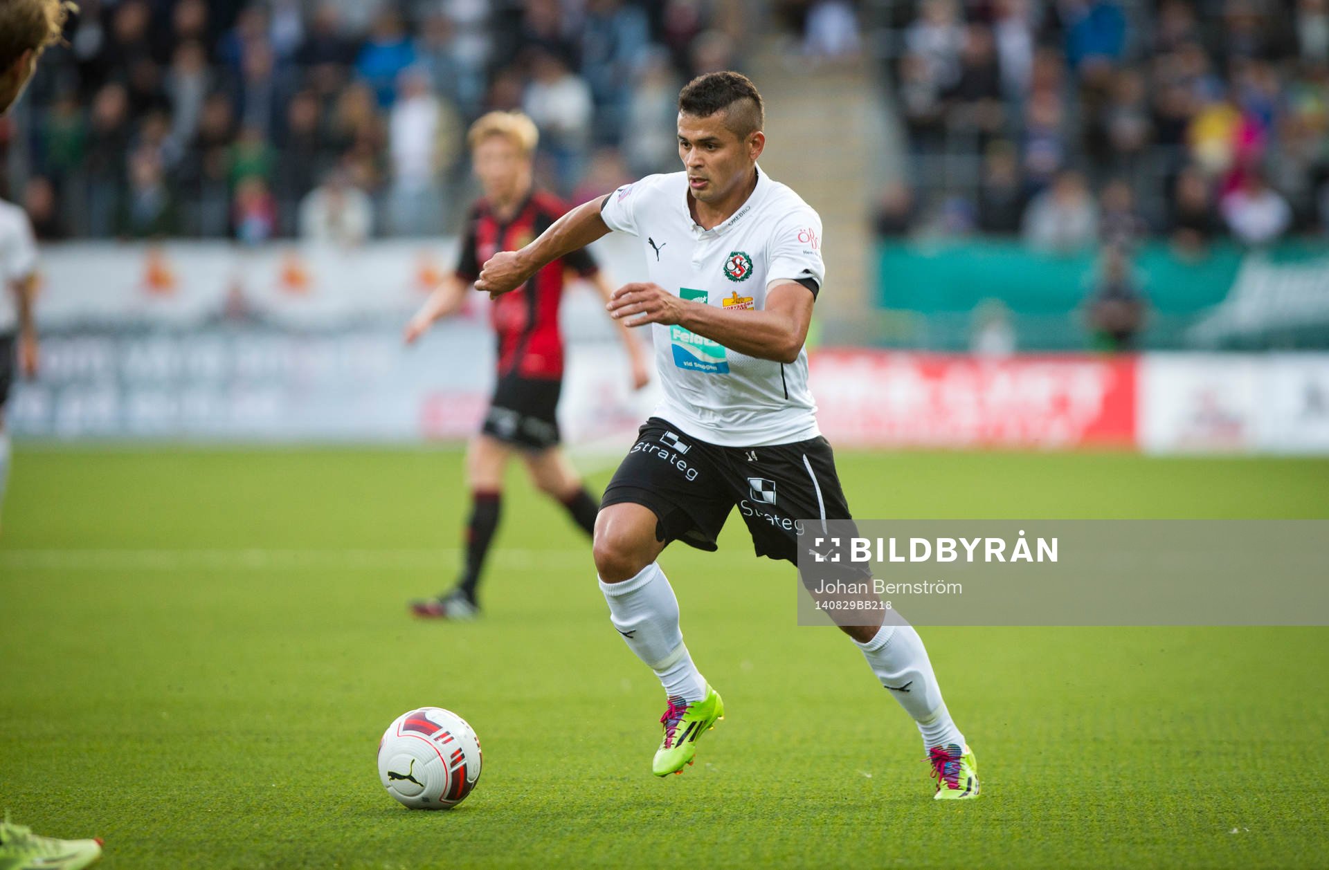 Örebros Daniel Sobralense i Allsvenskan mellan Örebro och