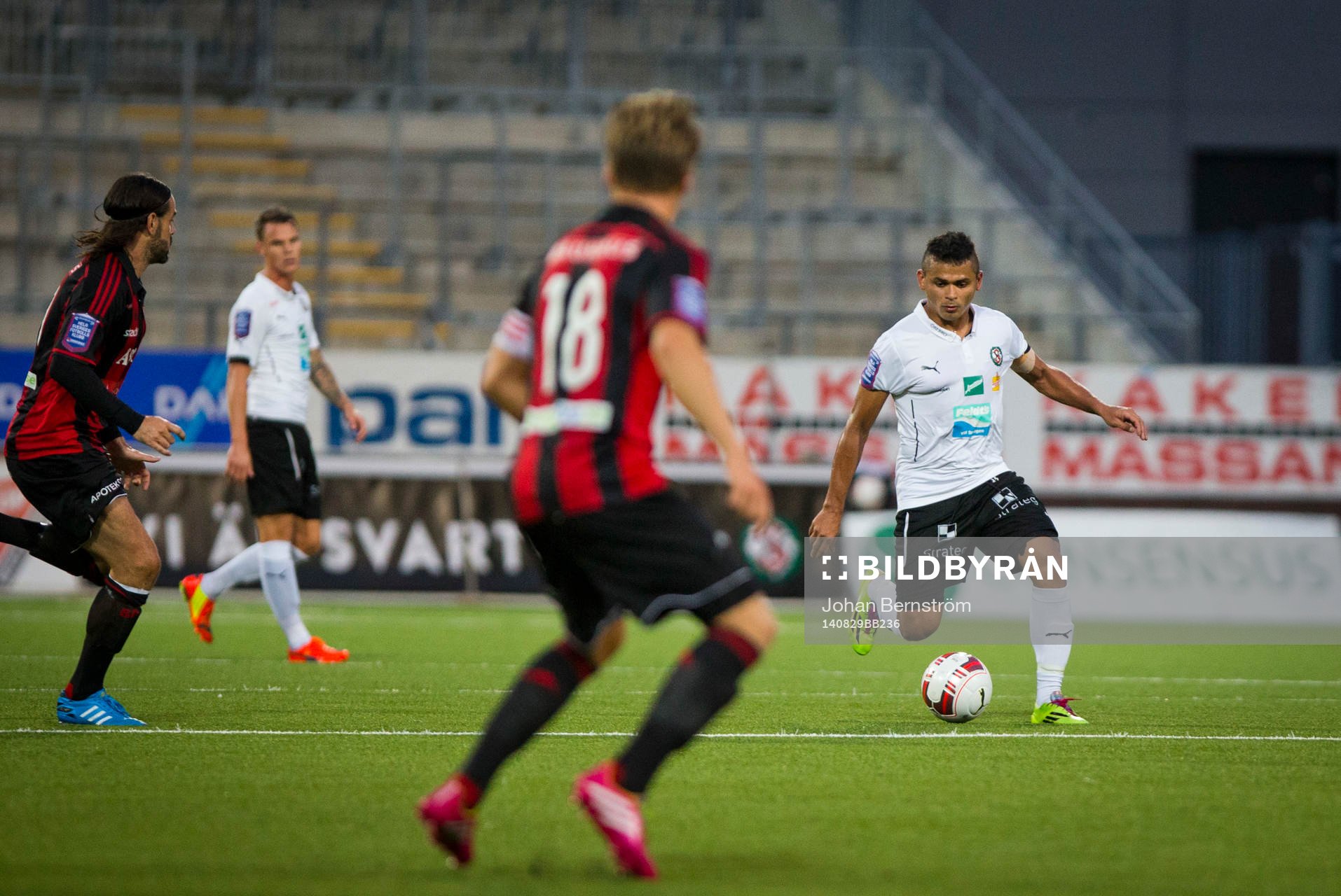 Örebros Daniel Sobralense i Allsvenskan mellan Örebro och