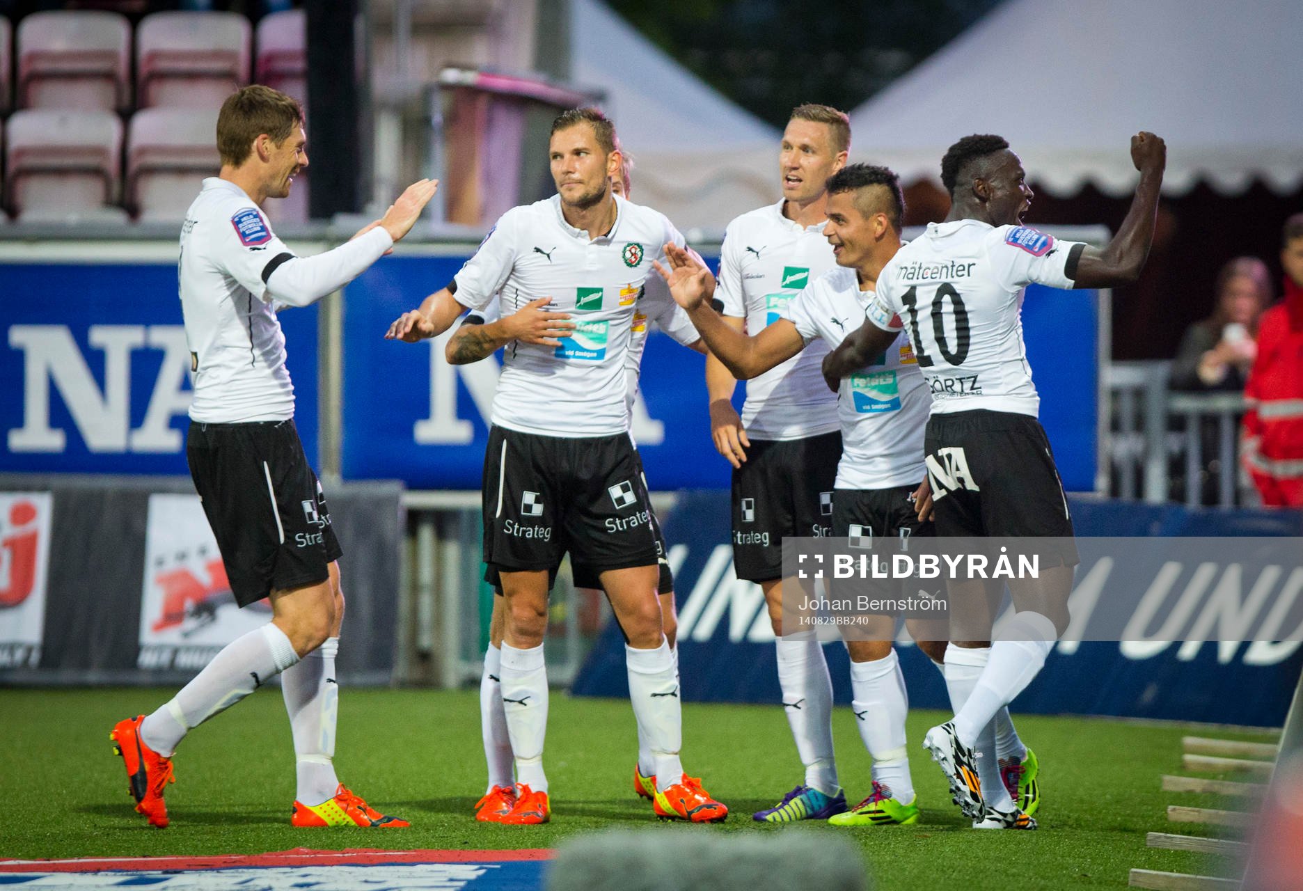Örebros Daniel Sobralense gör 2-0 och jublar med Alhassan