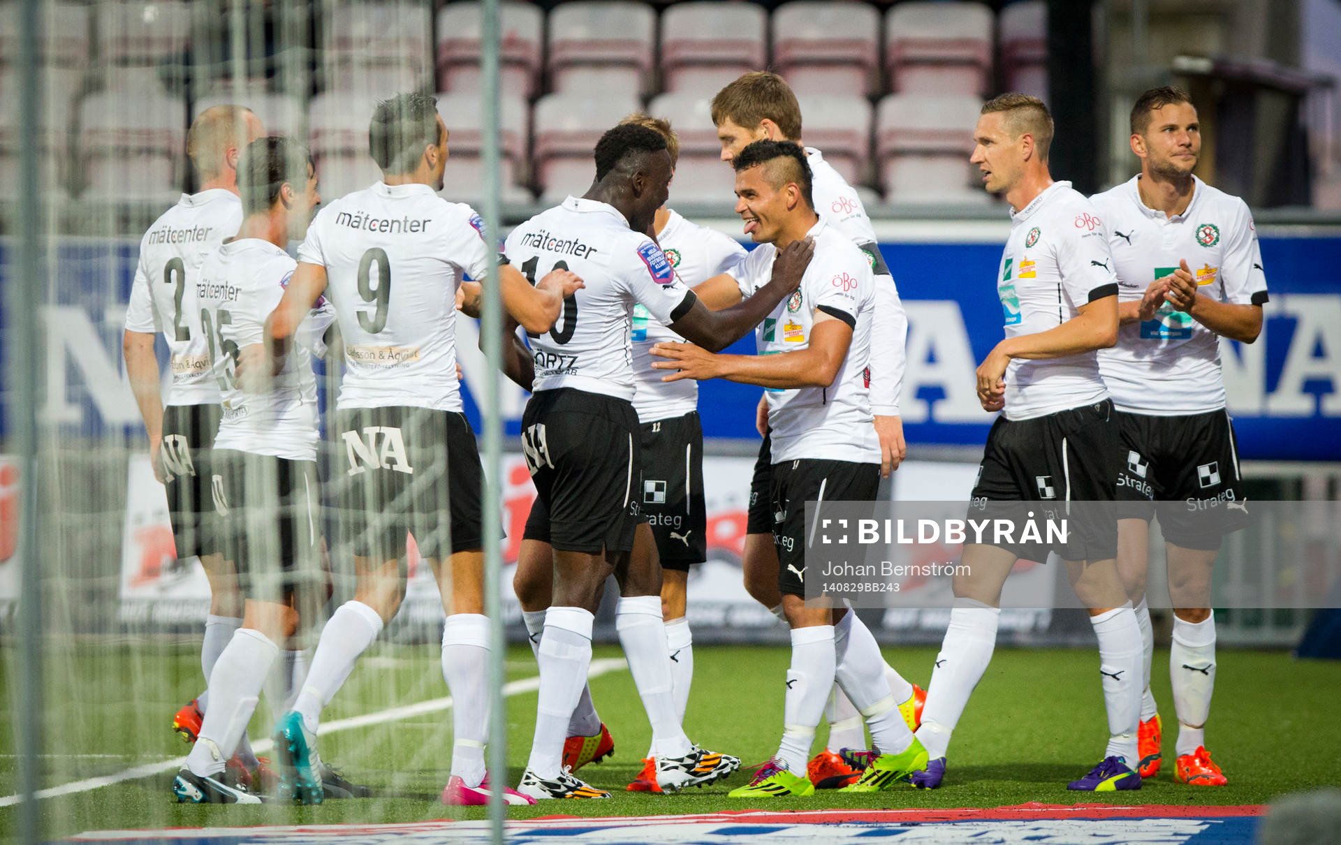 Örebros Daniel Sobralense gör 2-0 och jublar med Alhassan