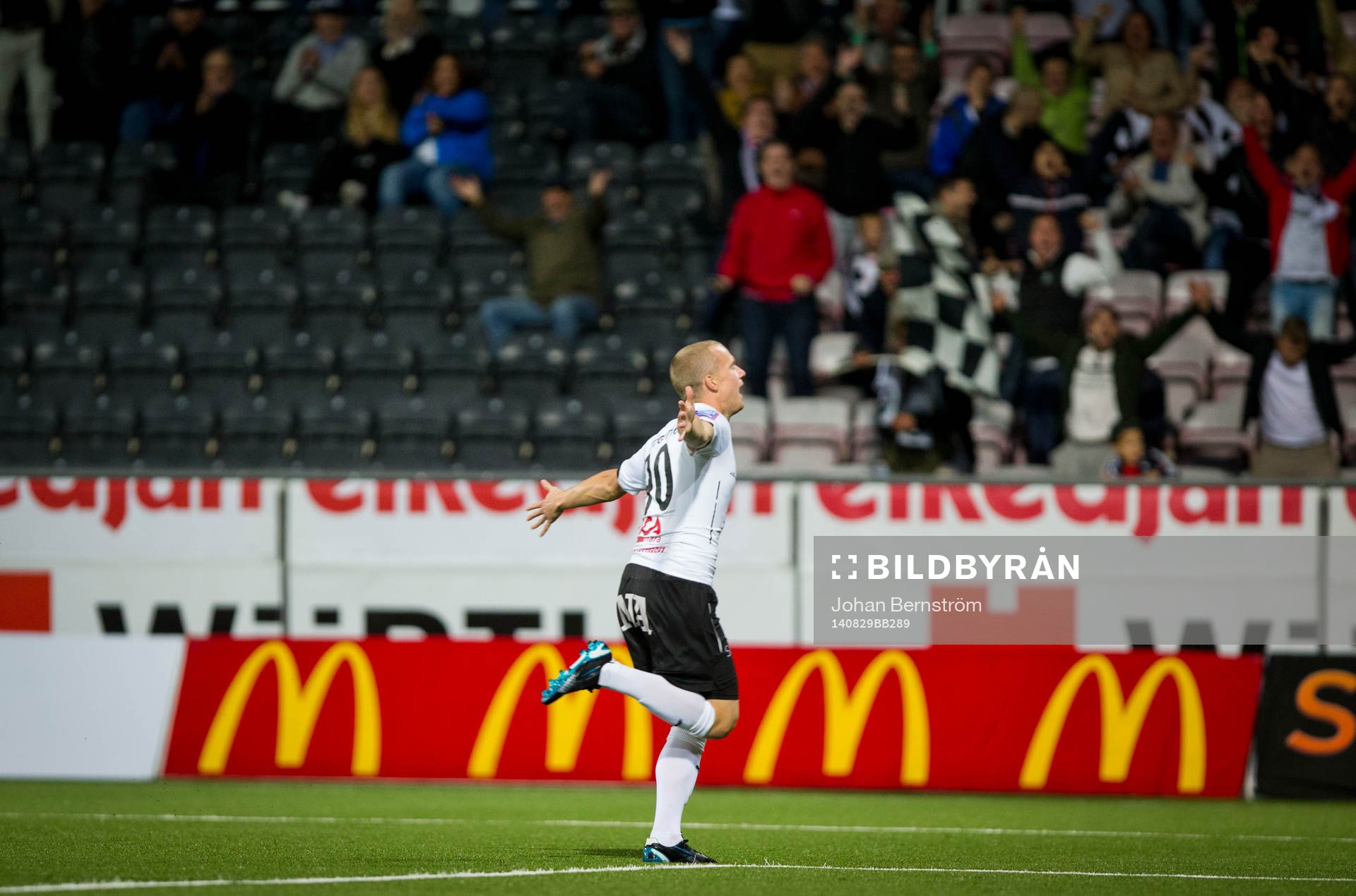Örebros Daniel Gustavsson gör 3-1 direkt