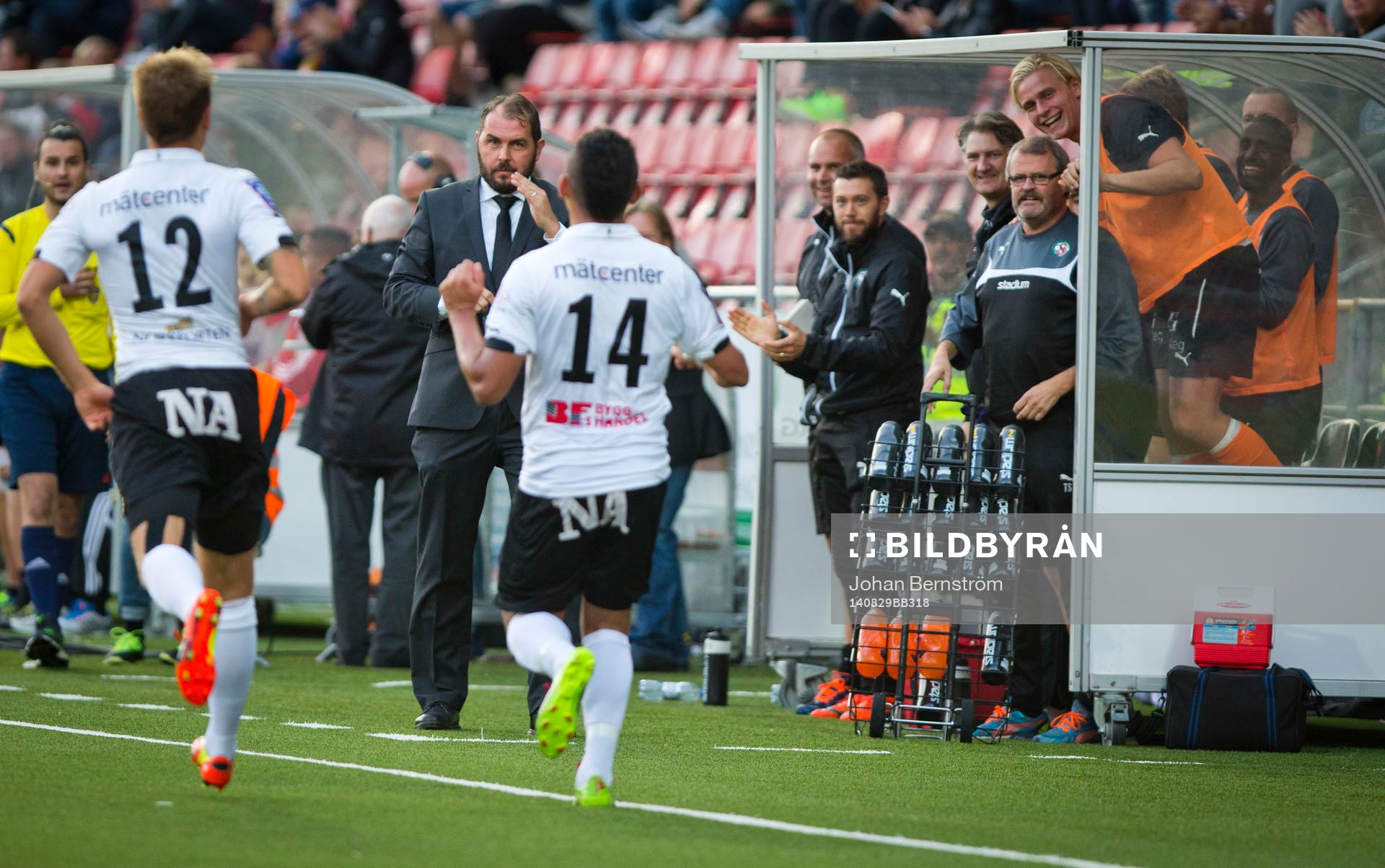 Örebros Daniel Sobralense jublar