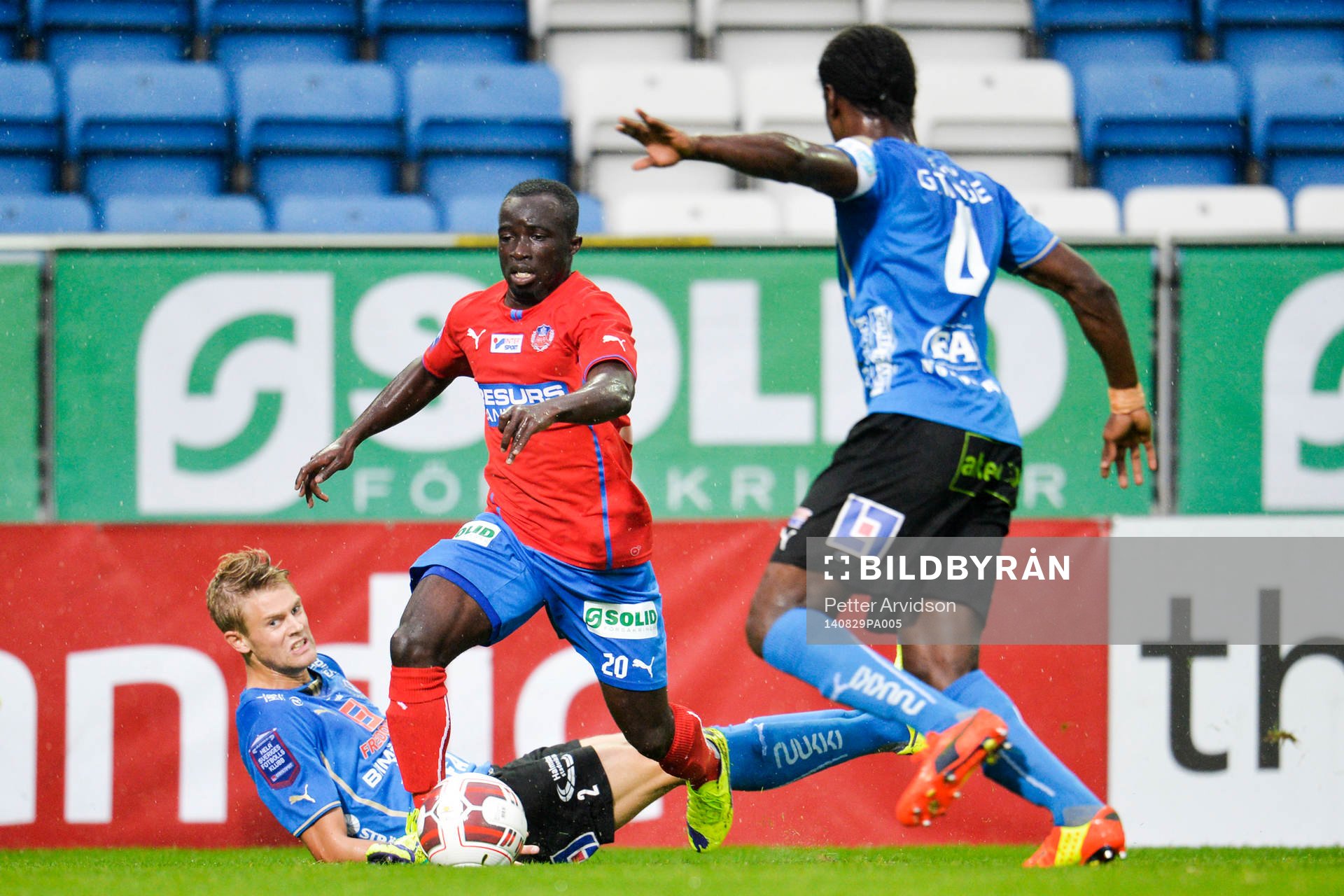 Halmstads Viktor Ljung och Helsingborgs Emmanuel Boateng
