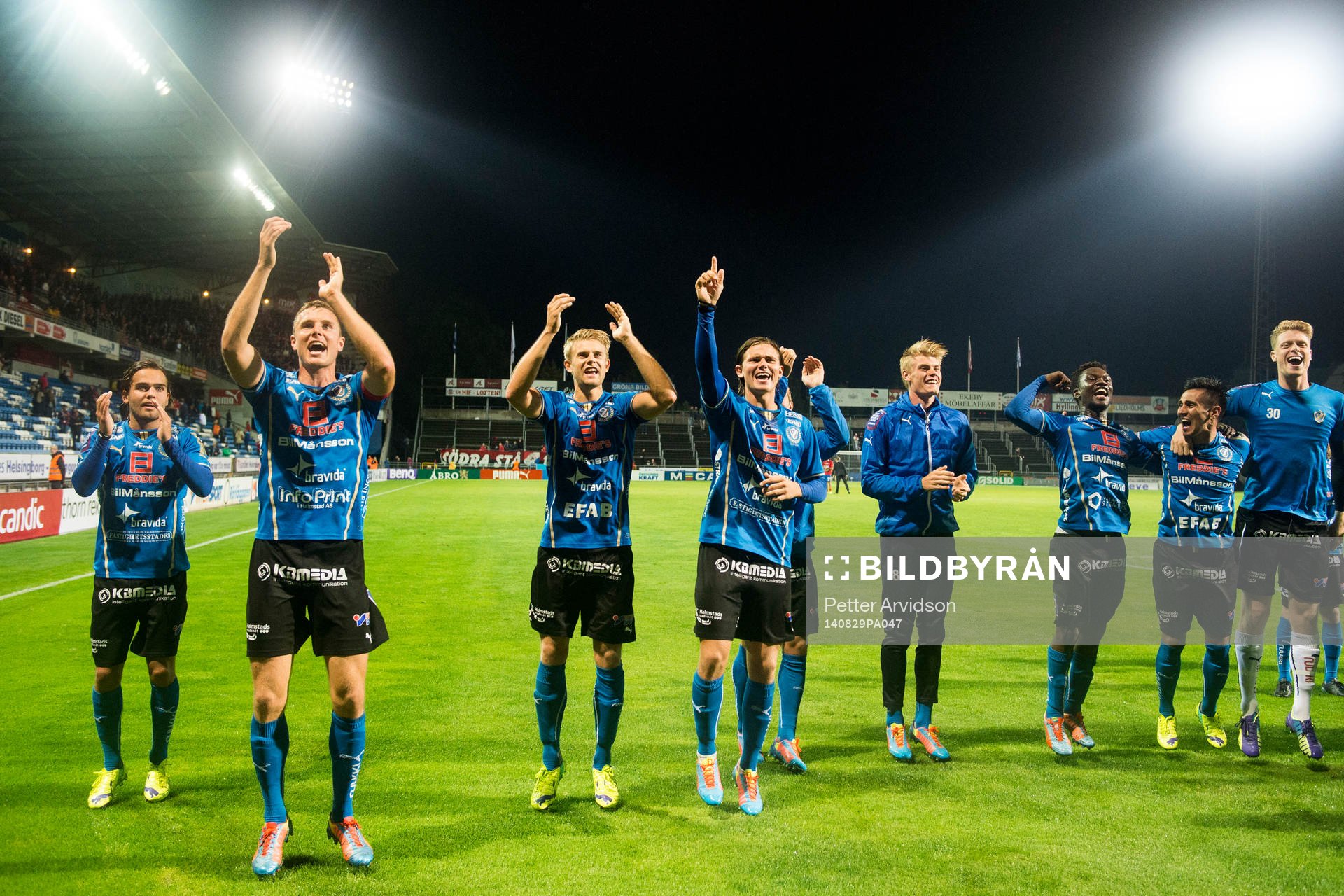 Halmstads spelare tackar publiken