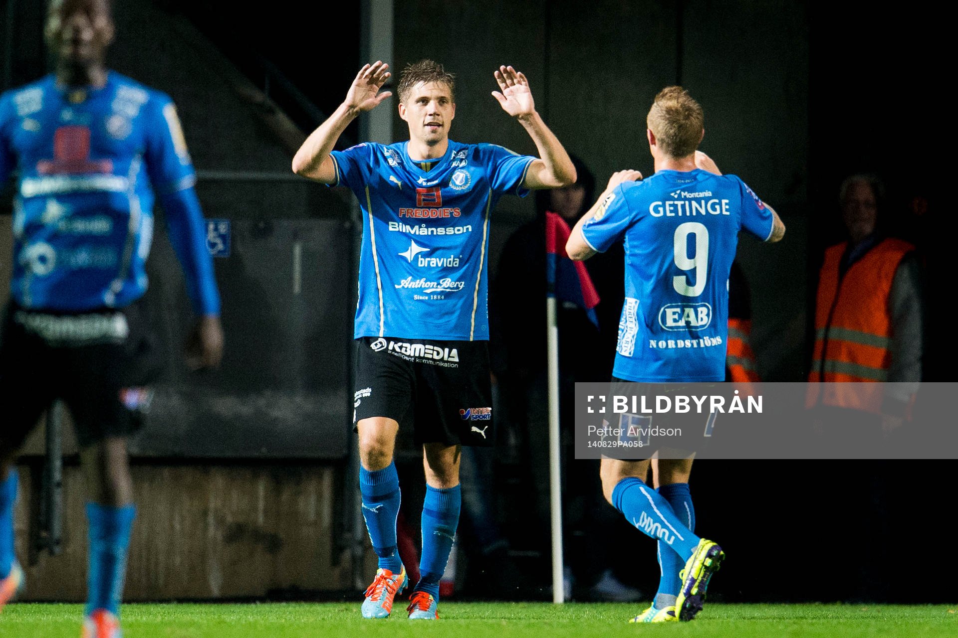 Halmstads Mikael Boman jublar