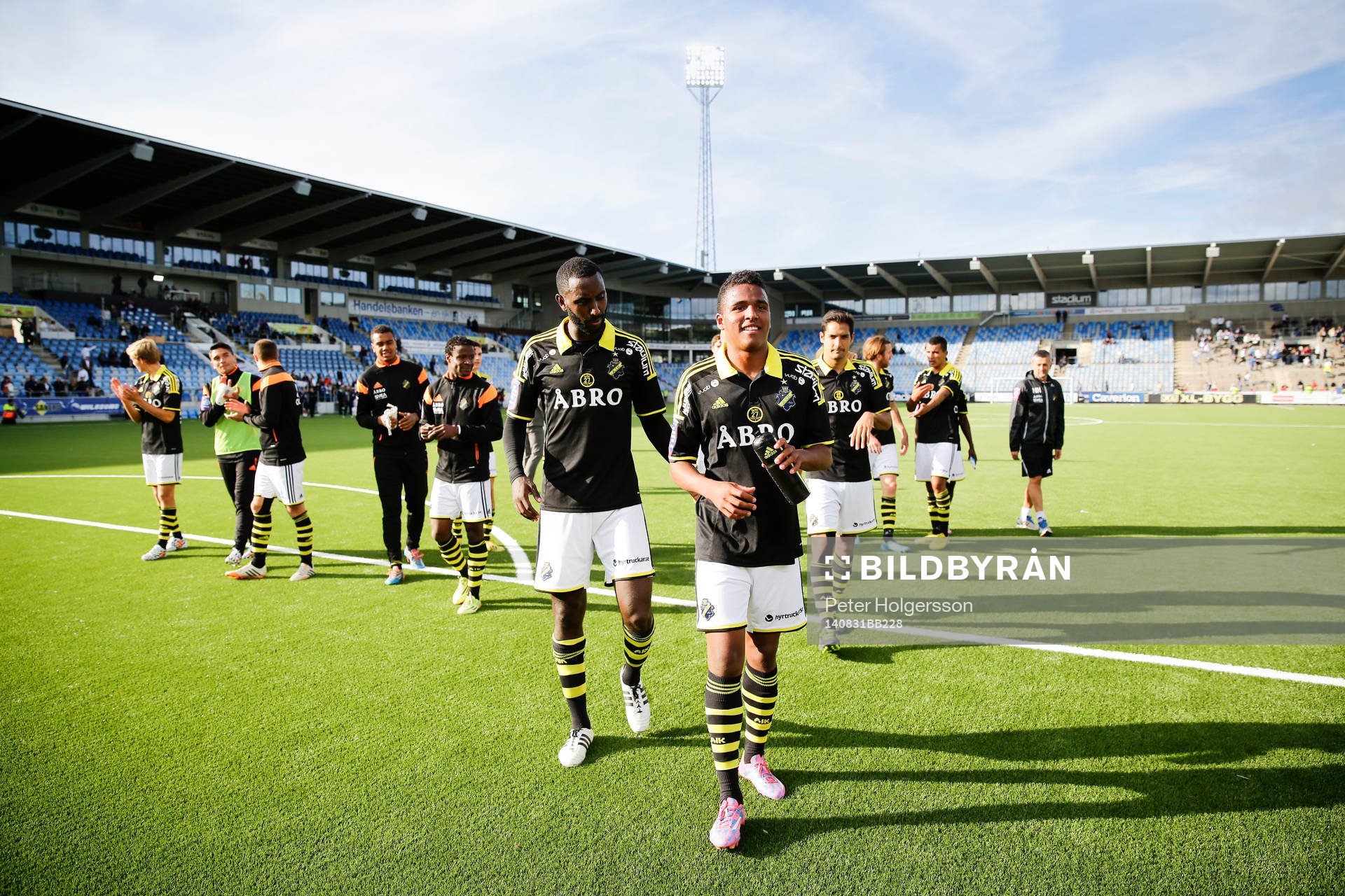 s spelare tackar publiken