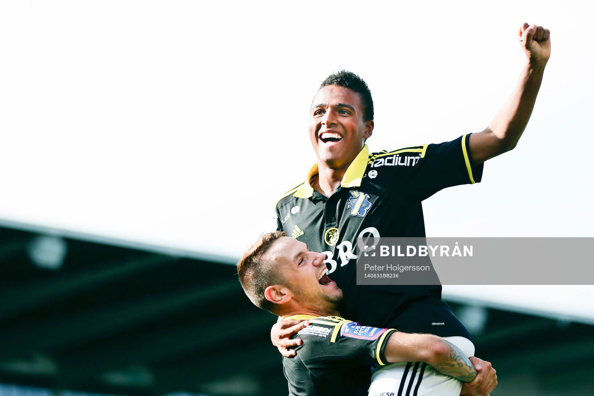s Niclas Eliasson jublar