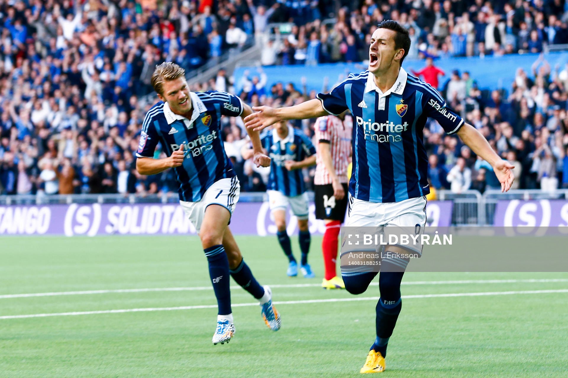 Djurgårdens Haris Radetinac (th) jublar