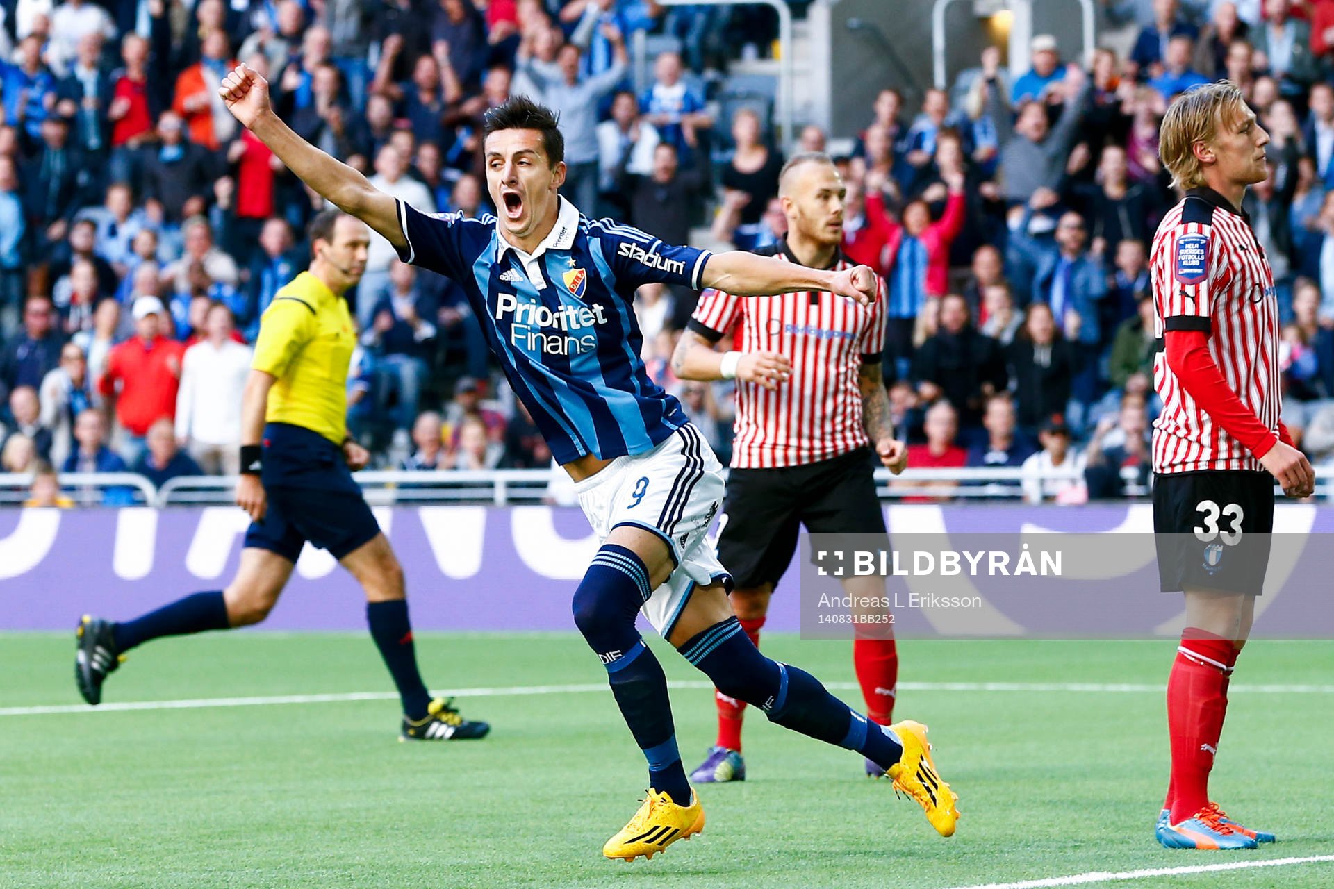 Djurgårdens Haris Radetinac (th) jublar