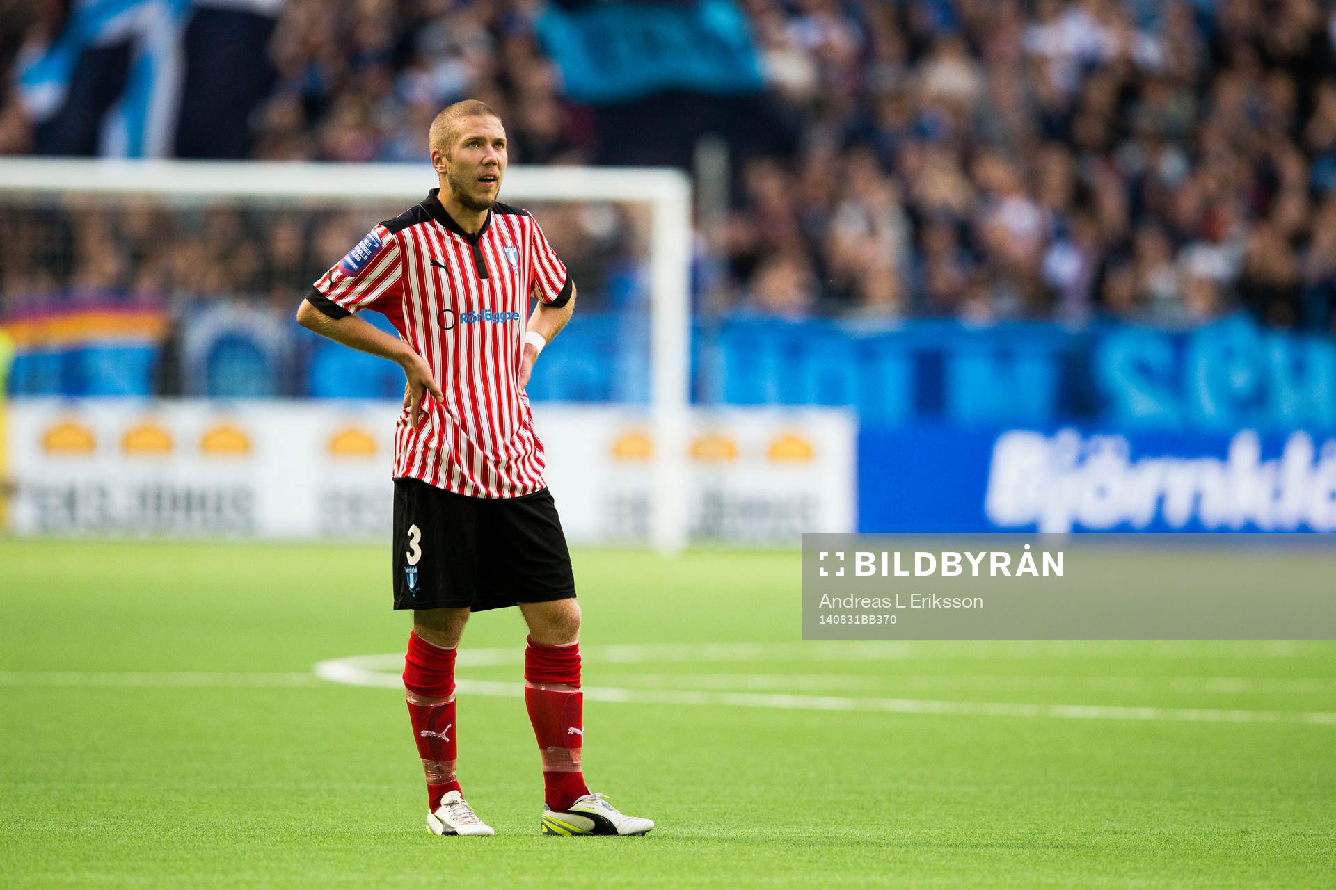 Malmö FFs Anton Tinnerholm ser besviken ut