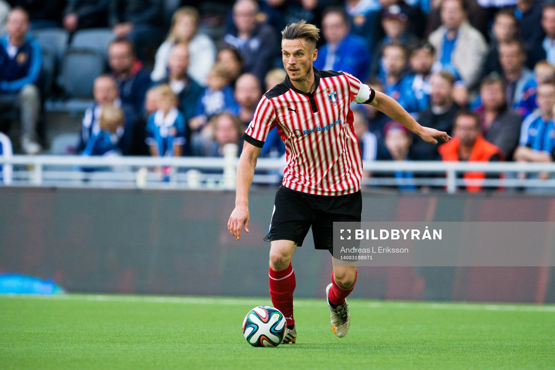 Malmö FFs Markus Rosenberg med bollen
