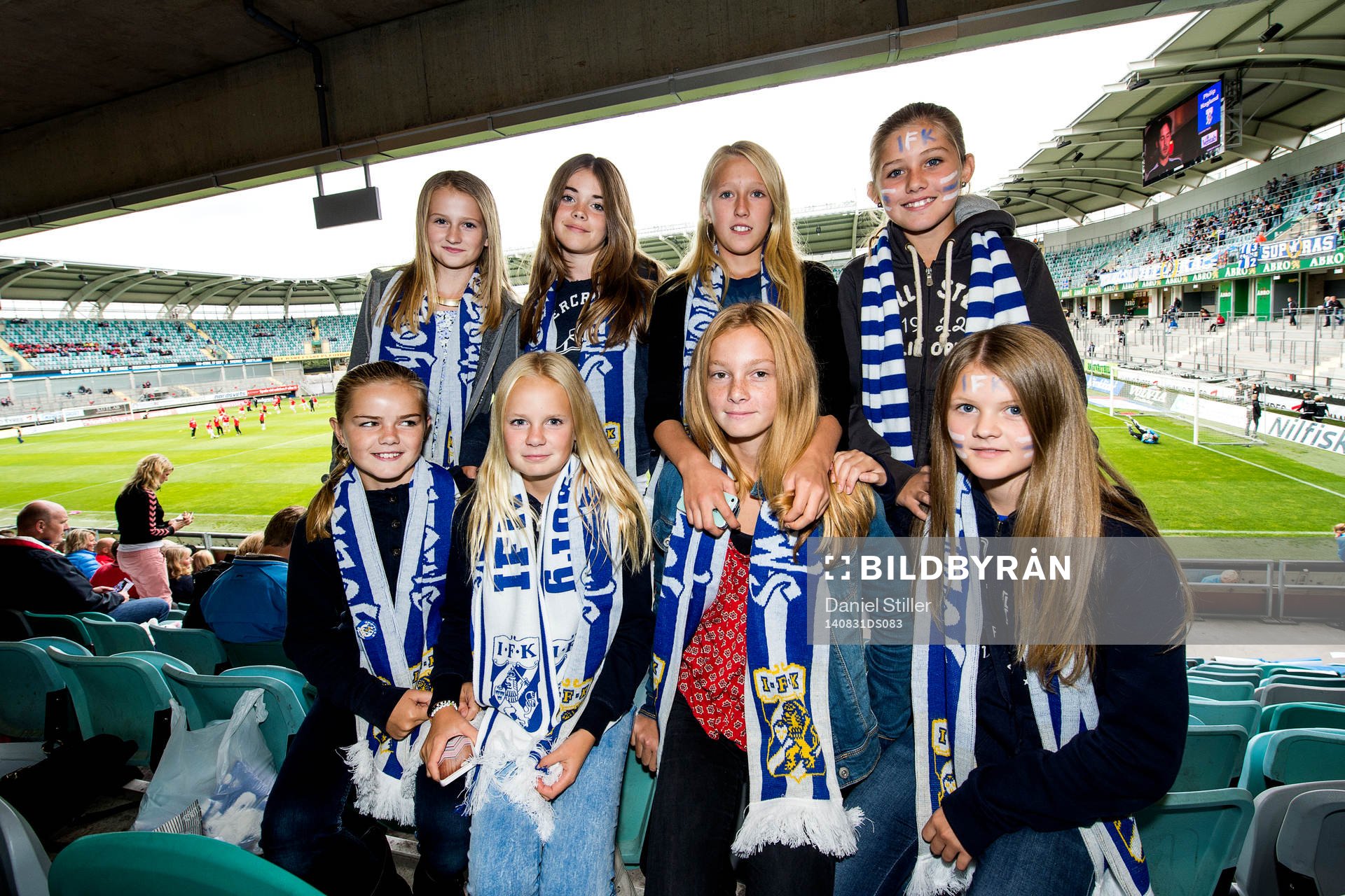 <140831 Tjejer som har ett födelsedagskalas
