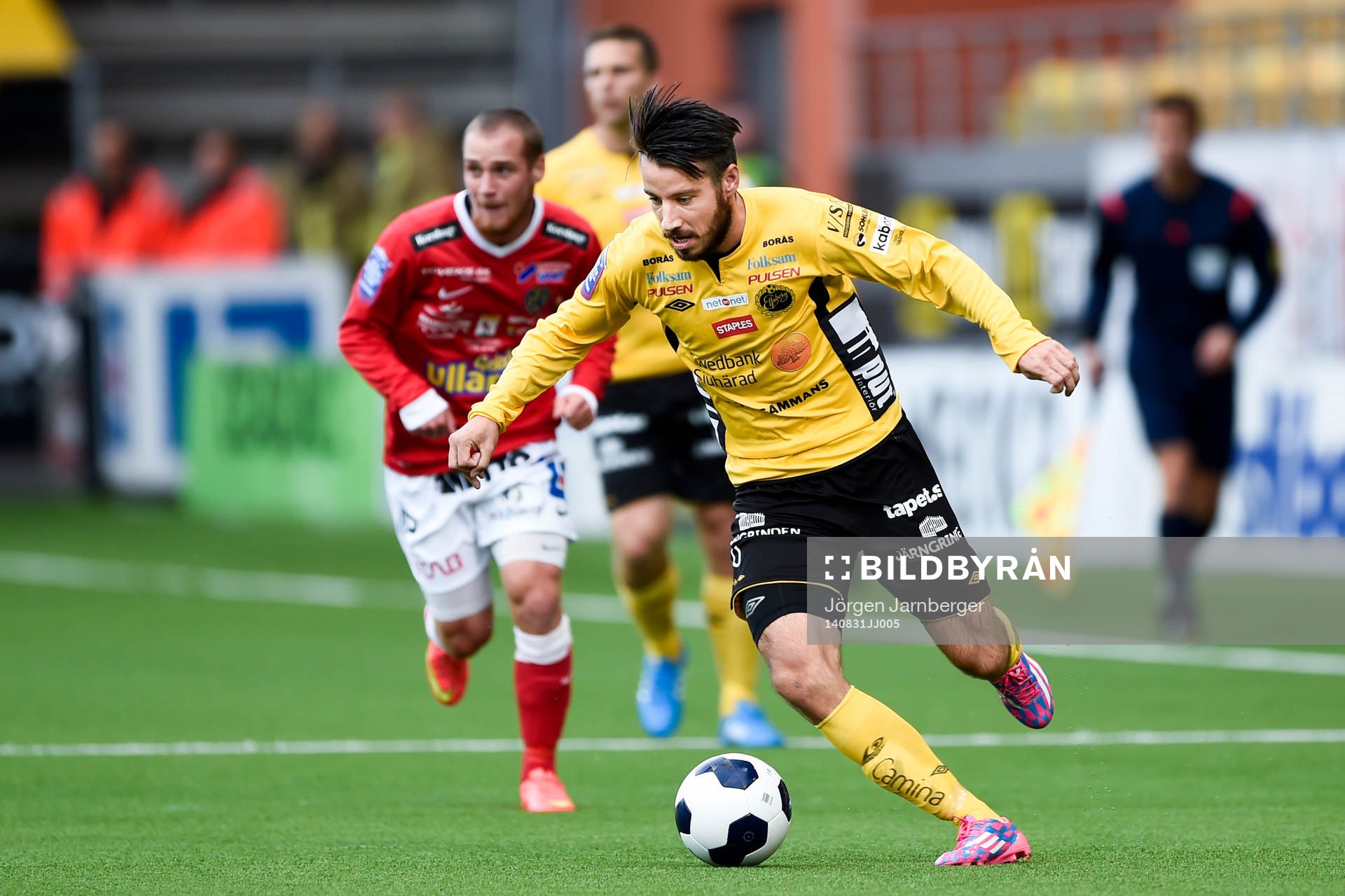 Elfsborgs Mikkel Beckmann driver upp bollen i ett anfall