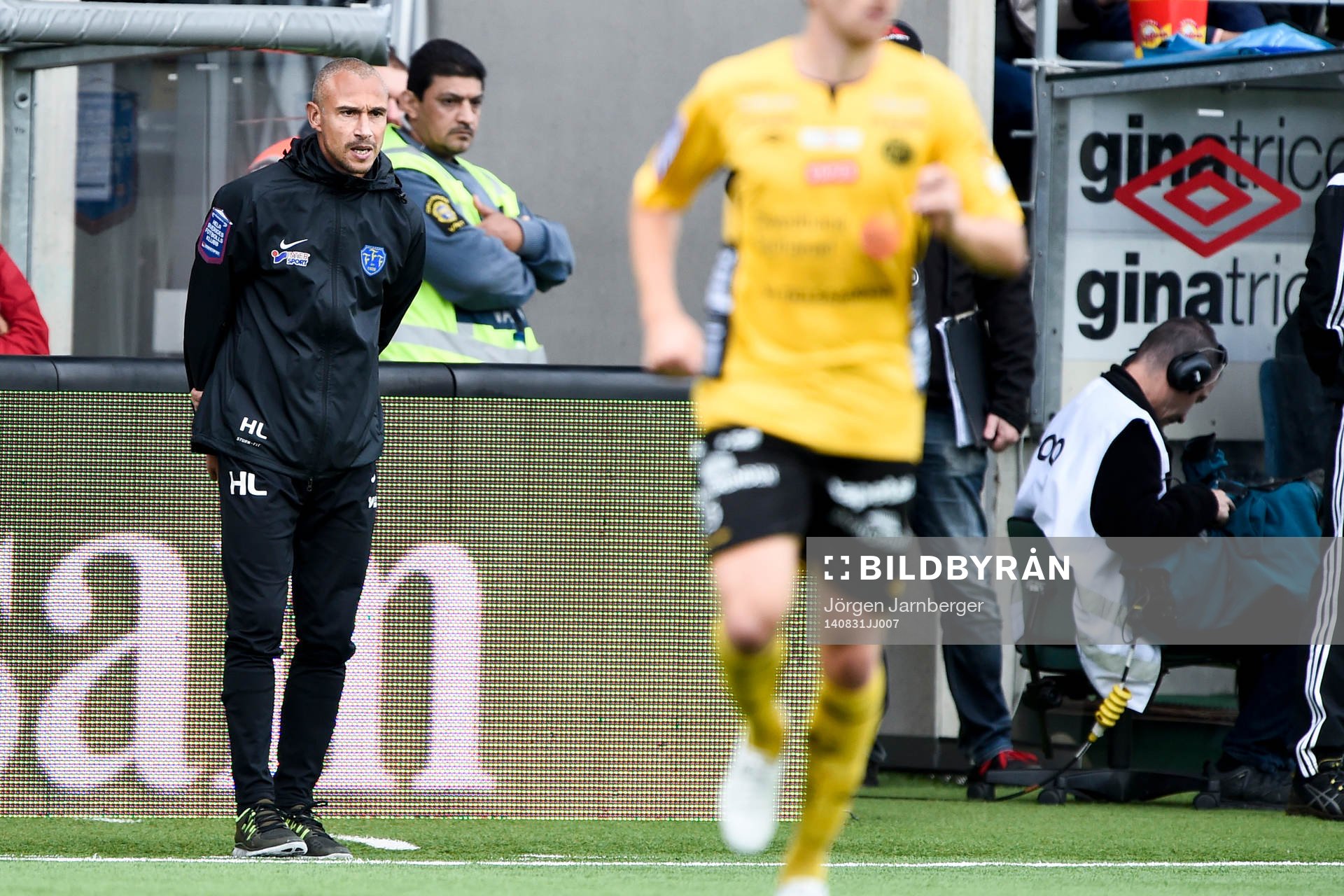 Falkenbergs tränare Henrik Larsson