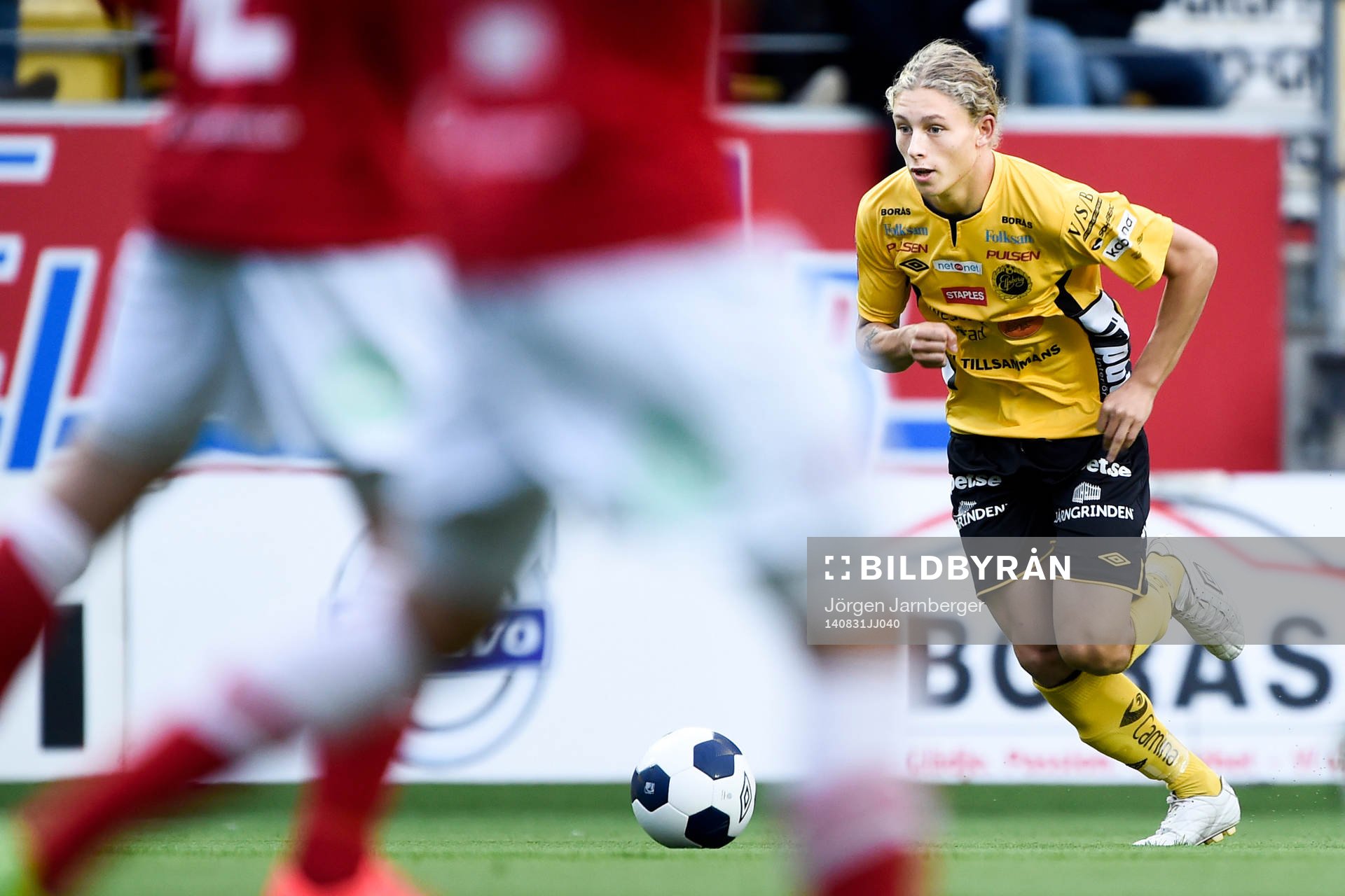 Elfsborgs Anton Andreasson med sin första bollkontakt i Allsvenskan under fotbollsmatchen i Allsvenskan mellan Elfsborg och Falkenberg den 31 augusti 2014 i Borås.