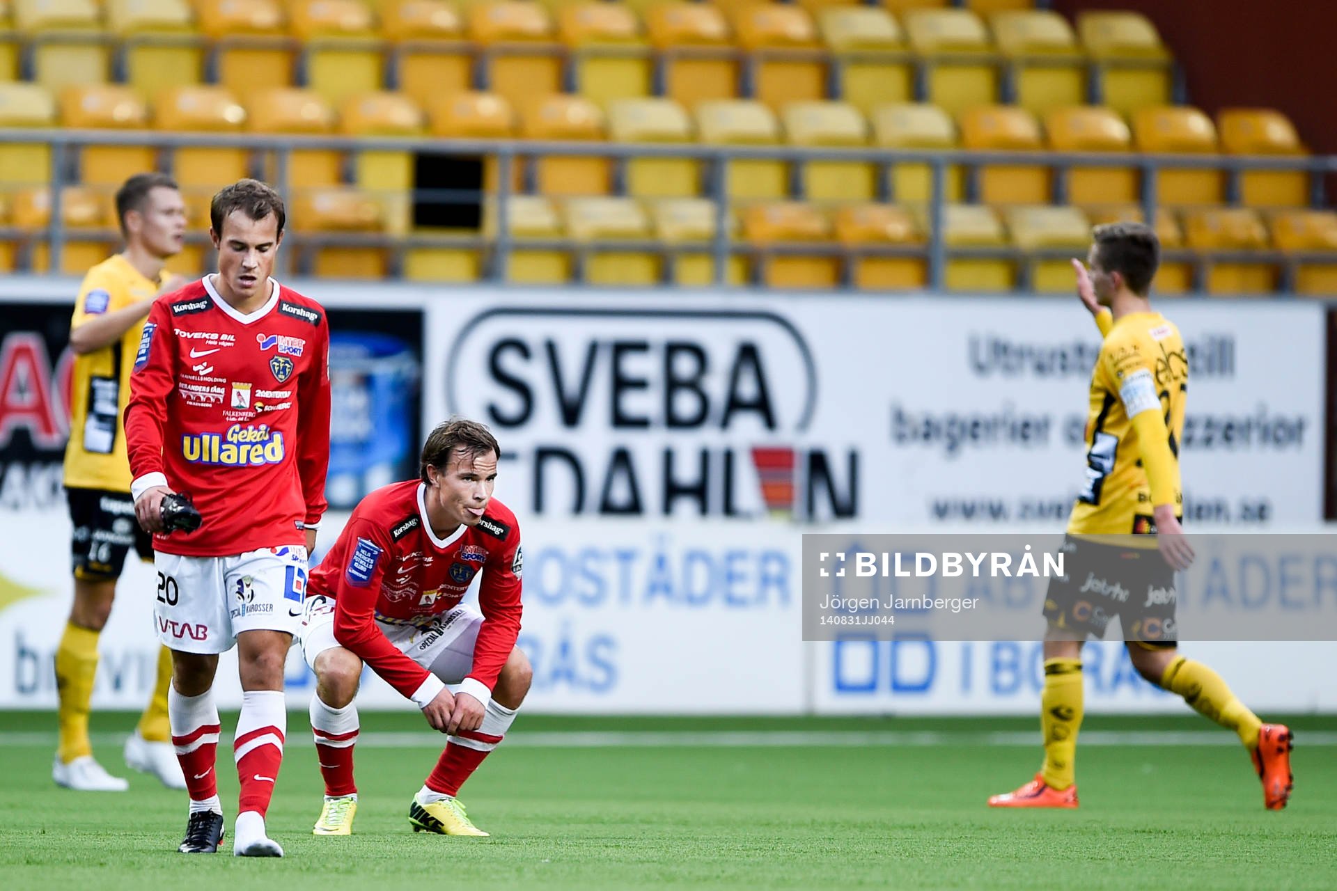 Falkenbergs Calle Wede (tv) och Anton Wede (m) deppar