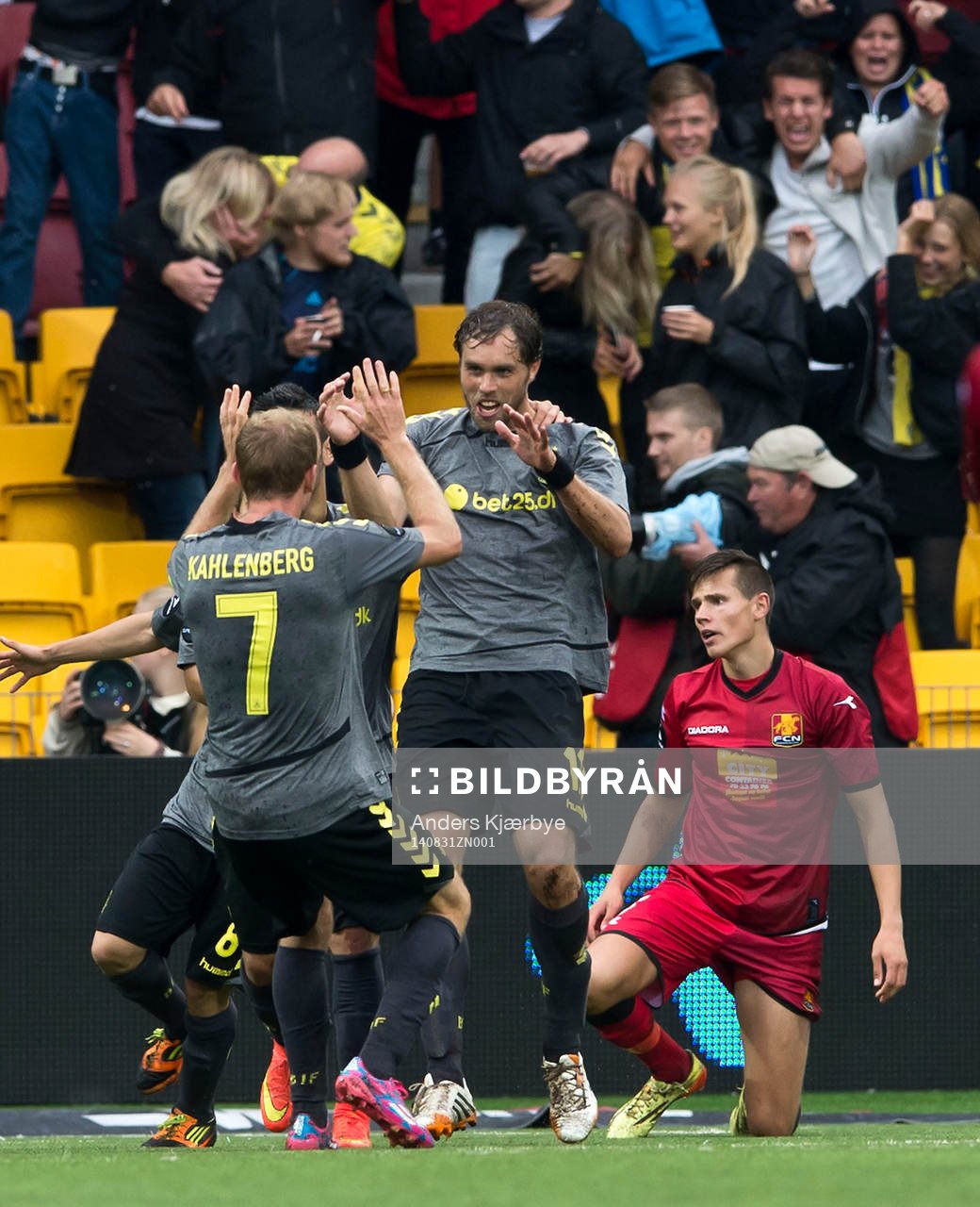  [DK=20140831: Thomas Kahlenberg, BIF og målscorer til 0-1 Johan Elmander, BIF jubler] [UK=20140831: Thomas Kahlenberg, BIF Johan Elmander, BIF]