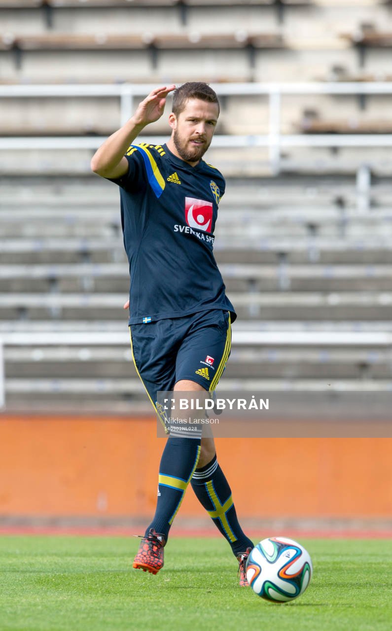 Sveriges Per Nilsson  under en träning med det Svenska fotbollslandslaget den 02 september 2014 i Stockholm.