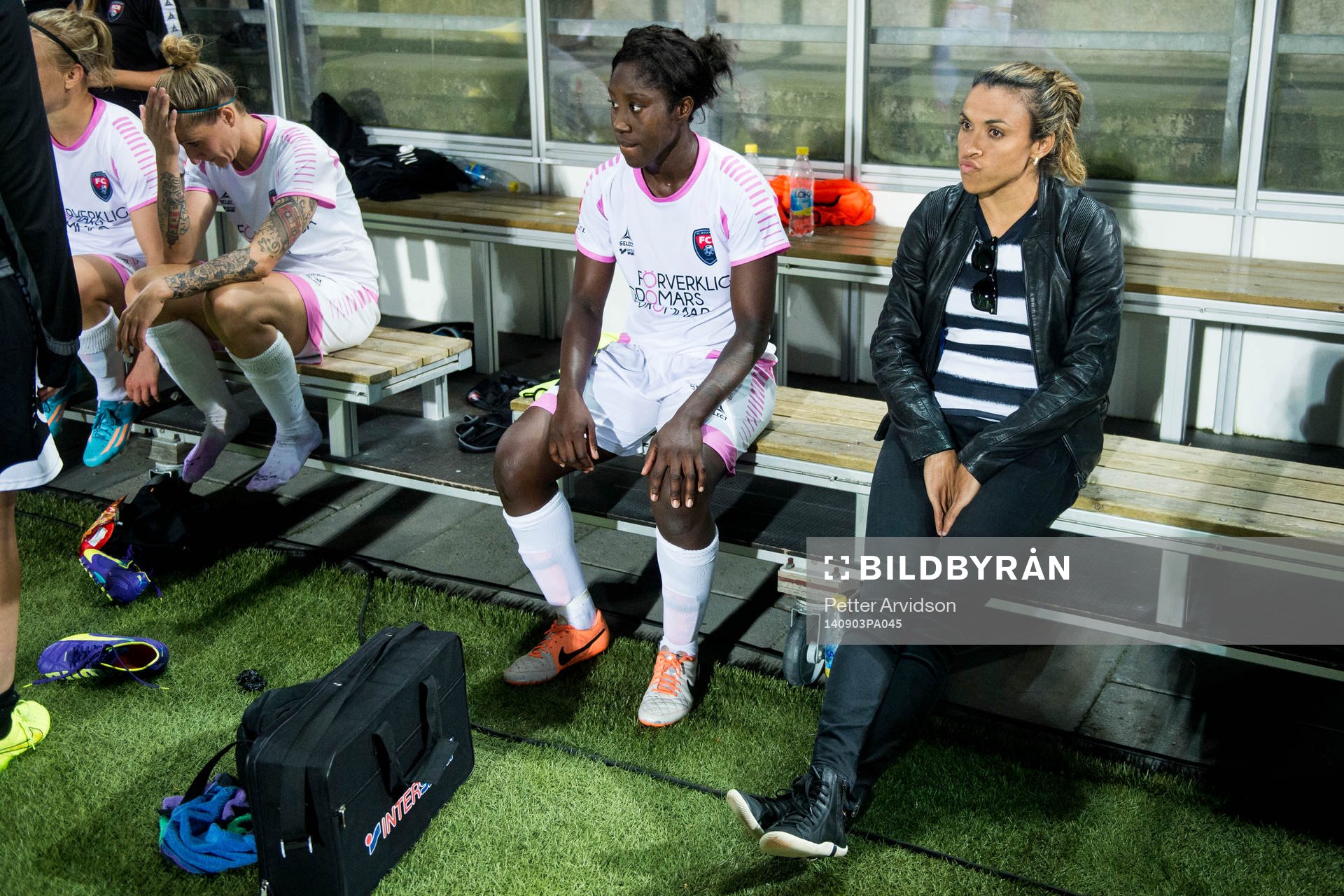 Rosengårds Anja Mittag (tv) Anita Asante (m) och Marta