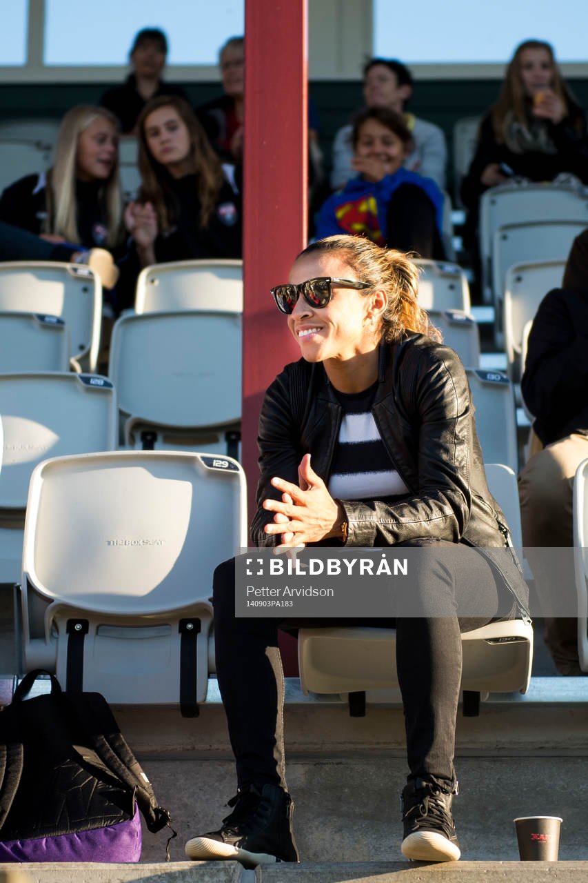Rosengårds Marta Viera Da Silva på läktaren