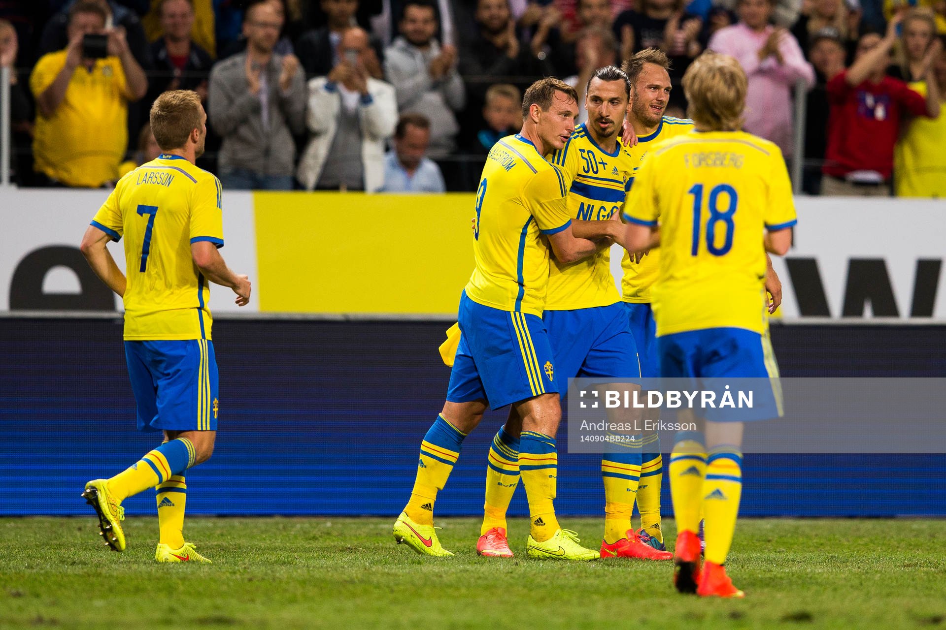 Zlatan Ibrahimovic jublar