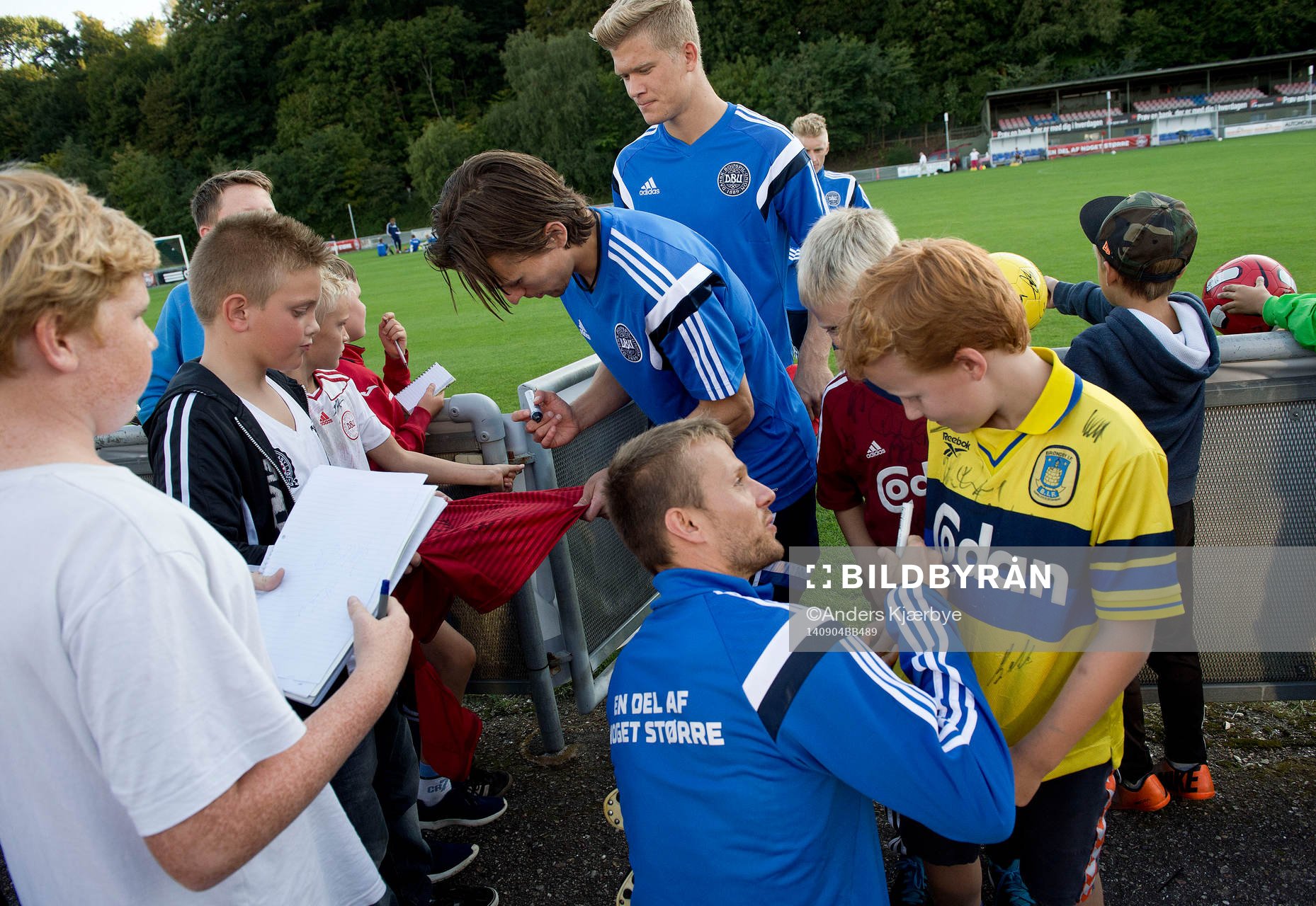 Andreas Cornelius, Rasmus Würtz og Lasse Vibe, DK, skriver