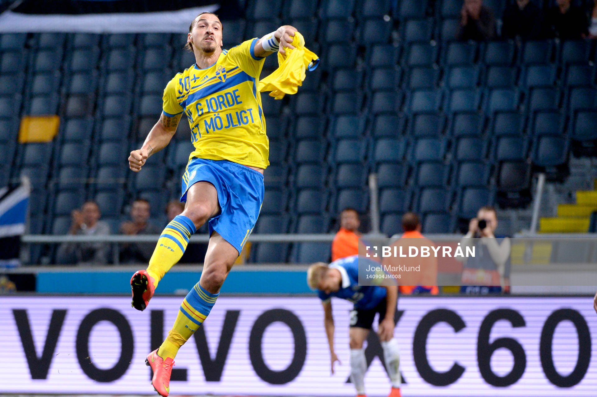 Sveriges Zlatan Ibrahimovic jublar
