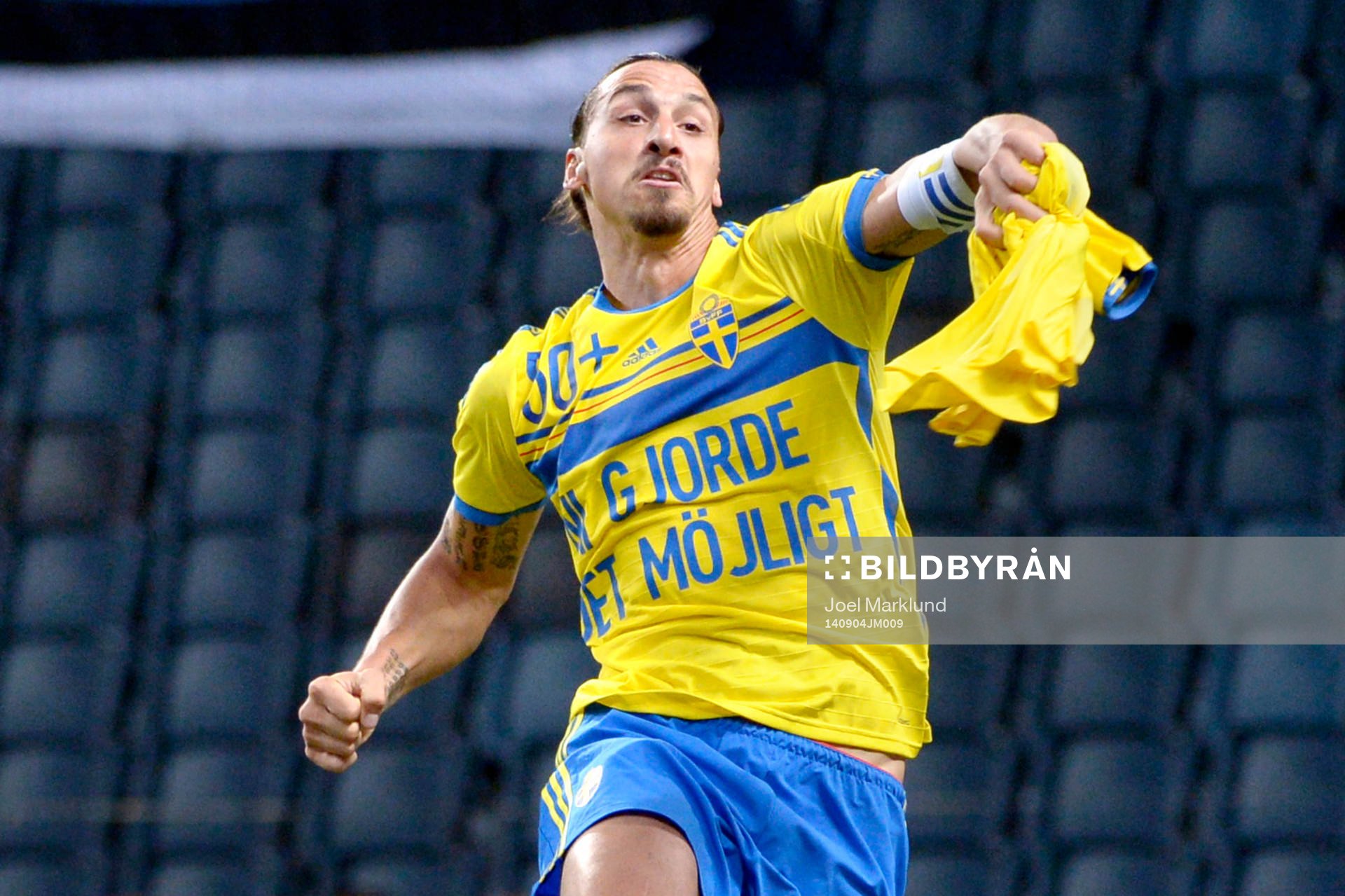 Sveriges Zlatan Ibrahimovic jublar