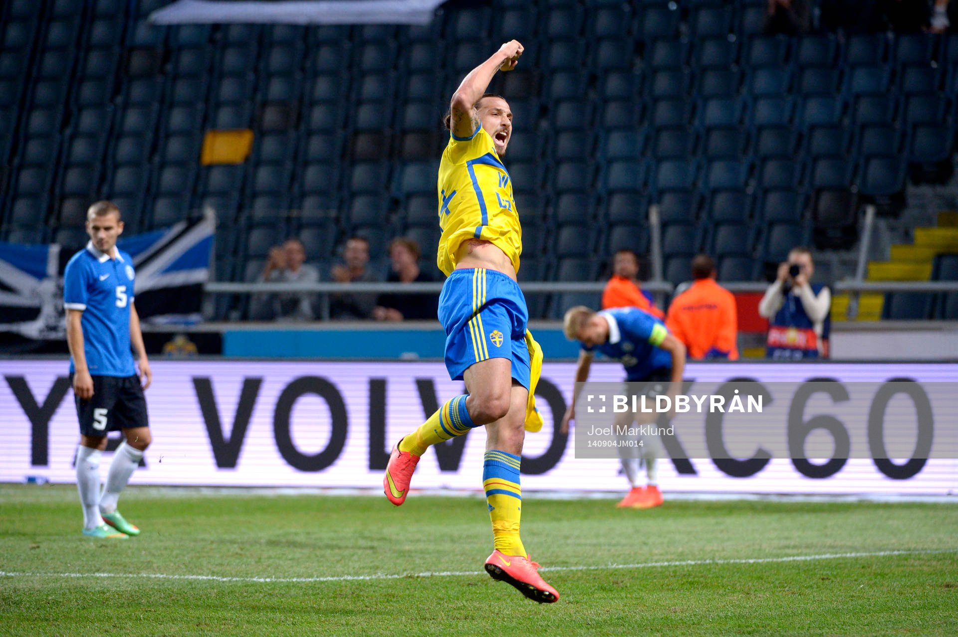 Sveriges Zlatan Ibrahimovic jublar
