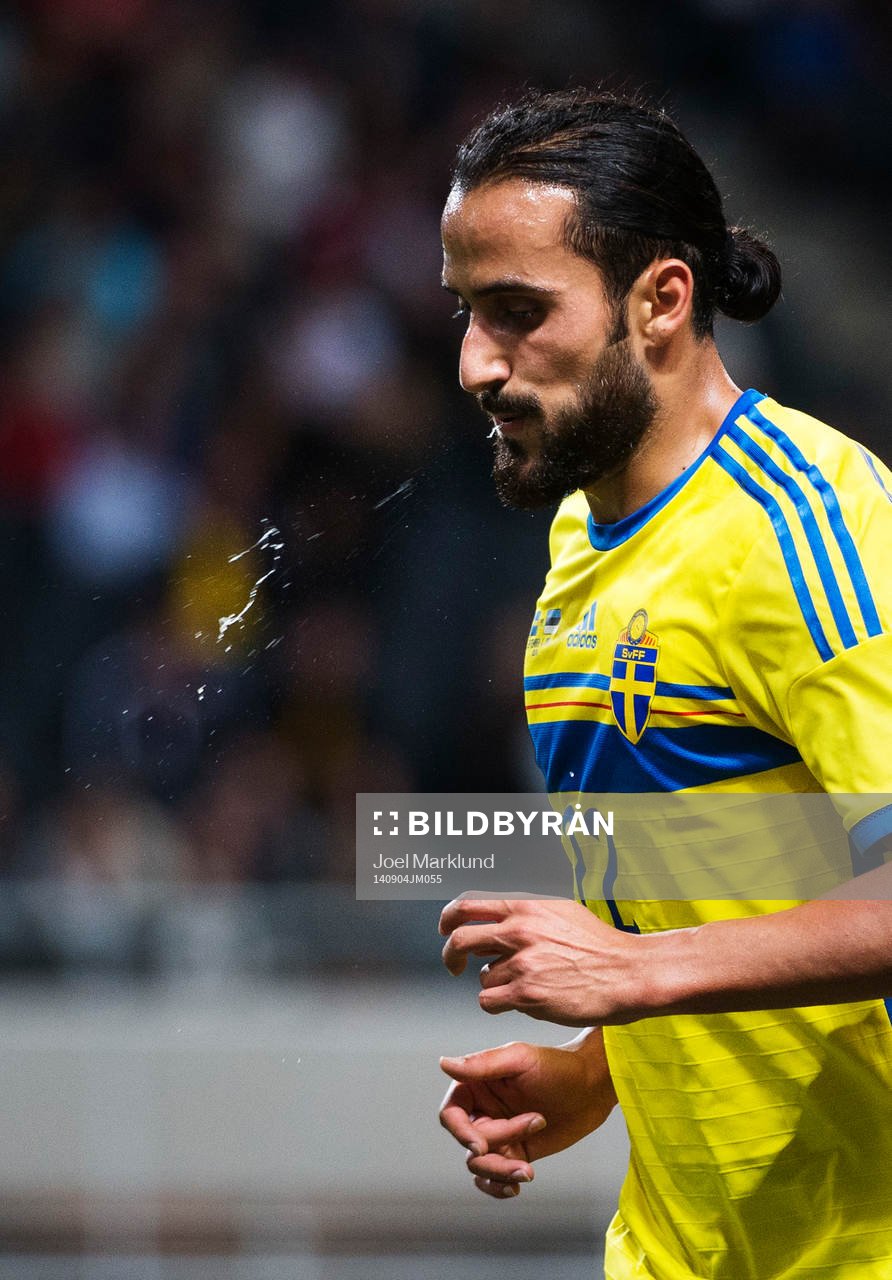 Sveriges Erkan Zengin spottar