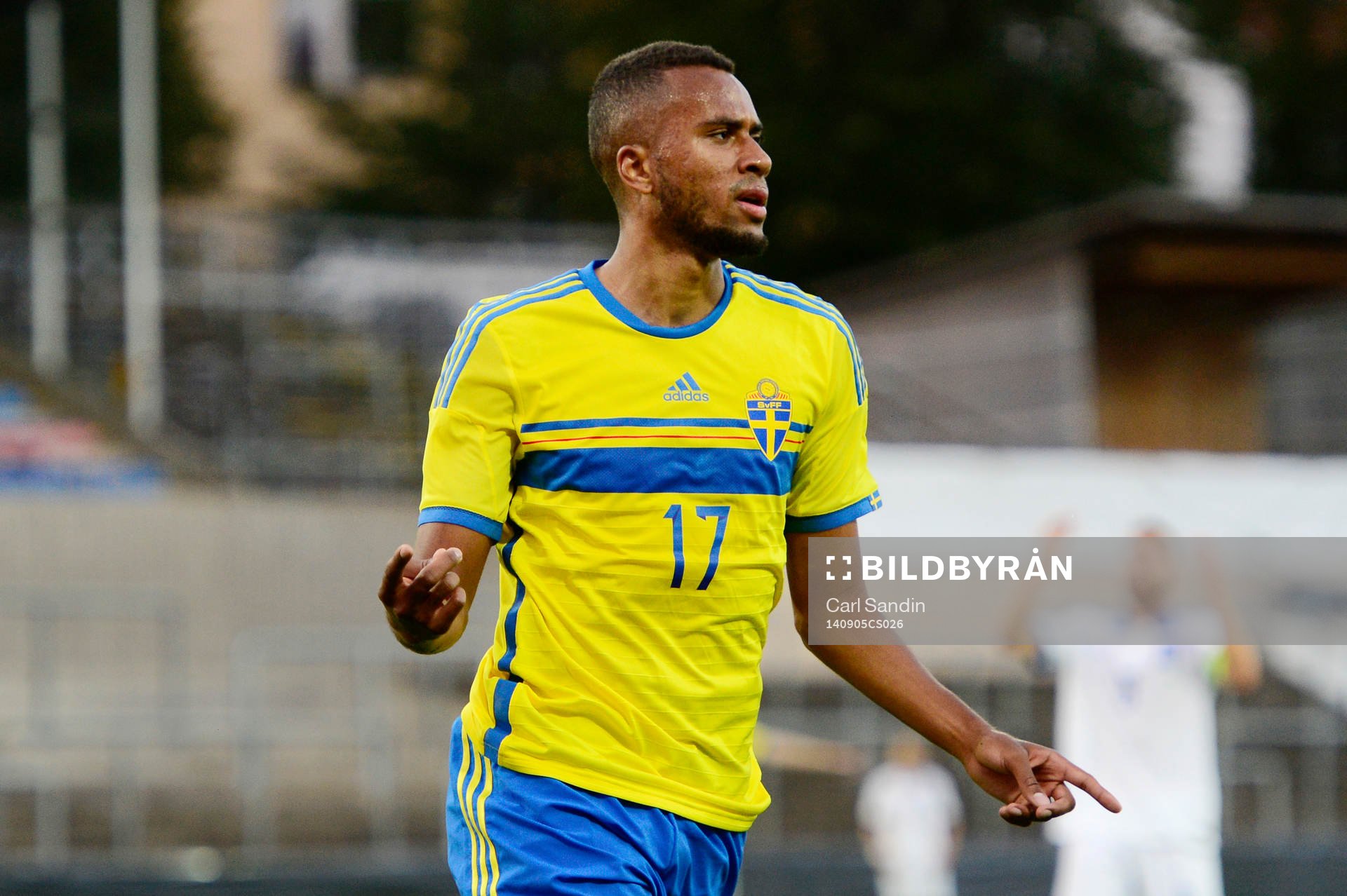 Sverige Isaac Kiese Thelin firar