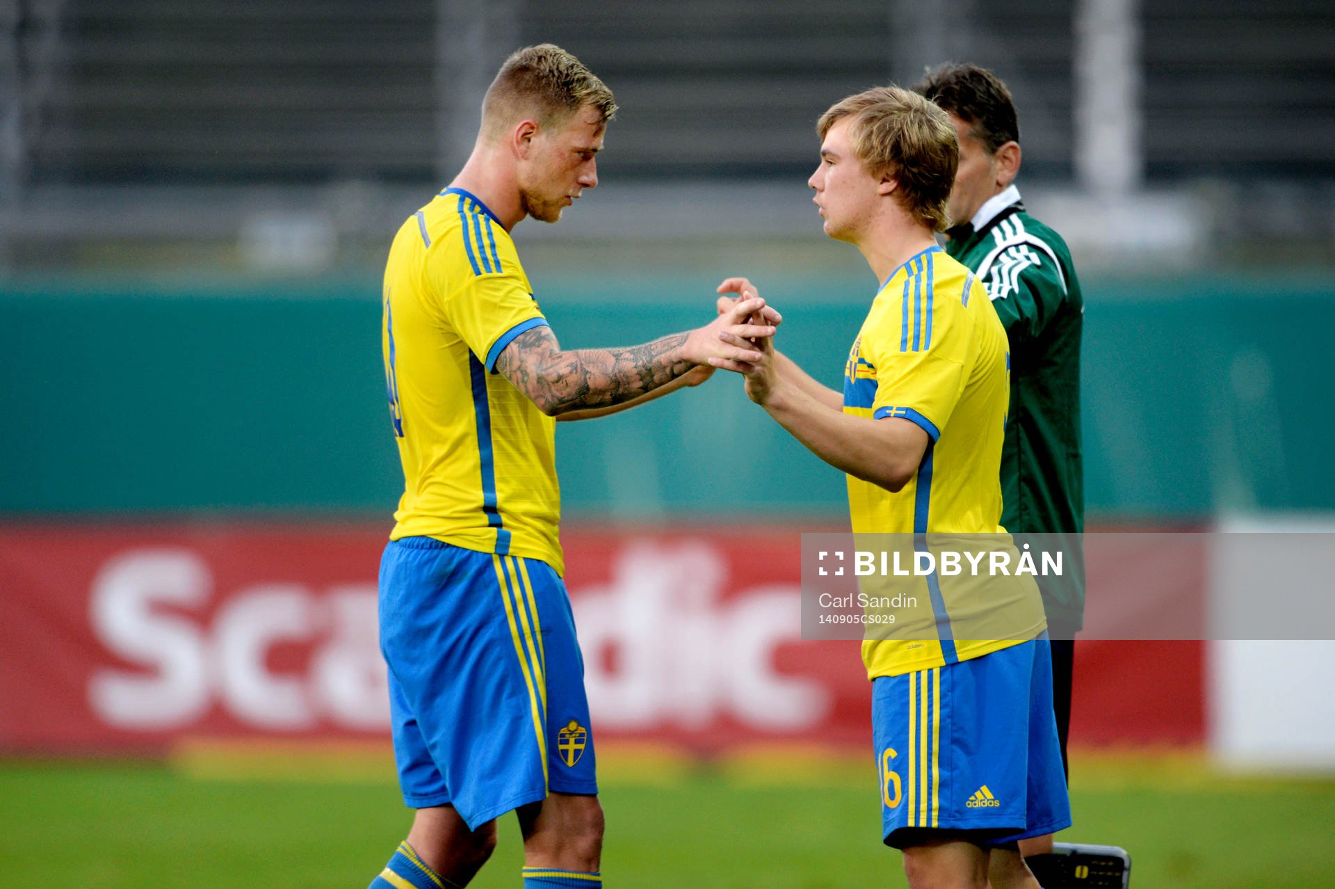 Sverige John Guidetti byts ut mot Simon Tibbling