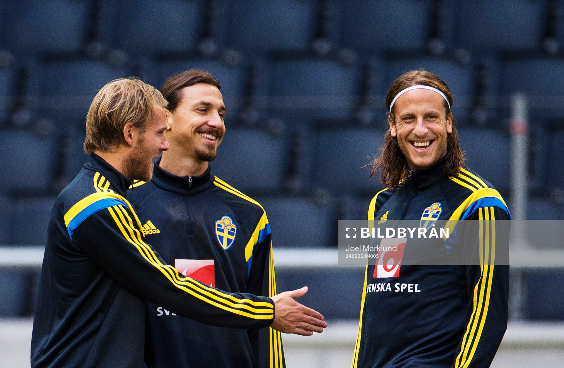 Ola Toivonen, Zlatan Ibrahimovic och Jonas Olsson pratar